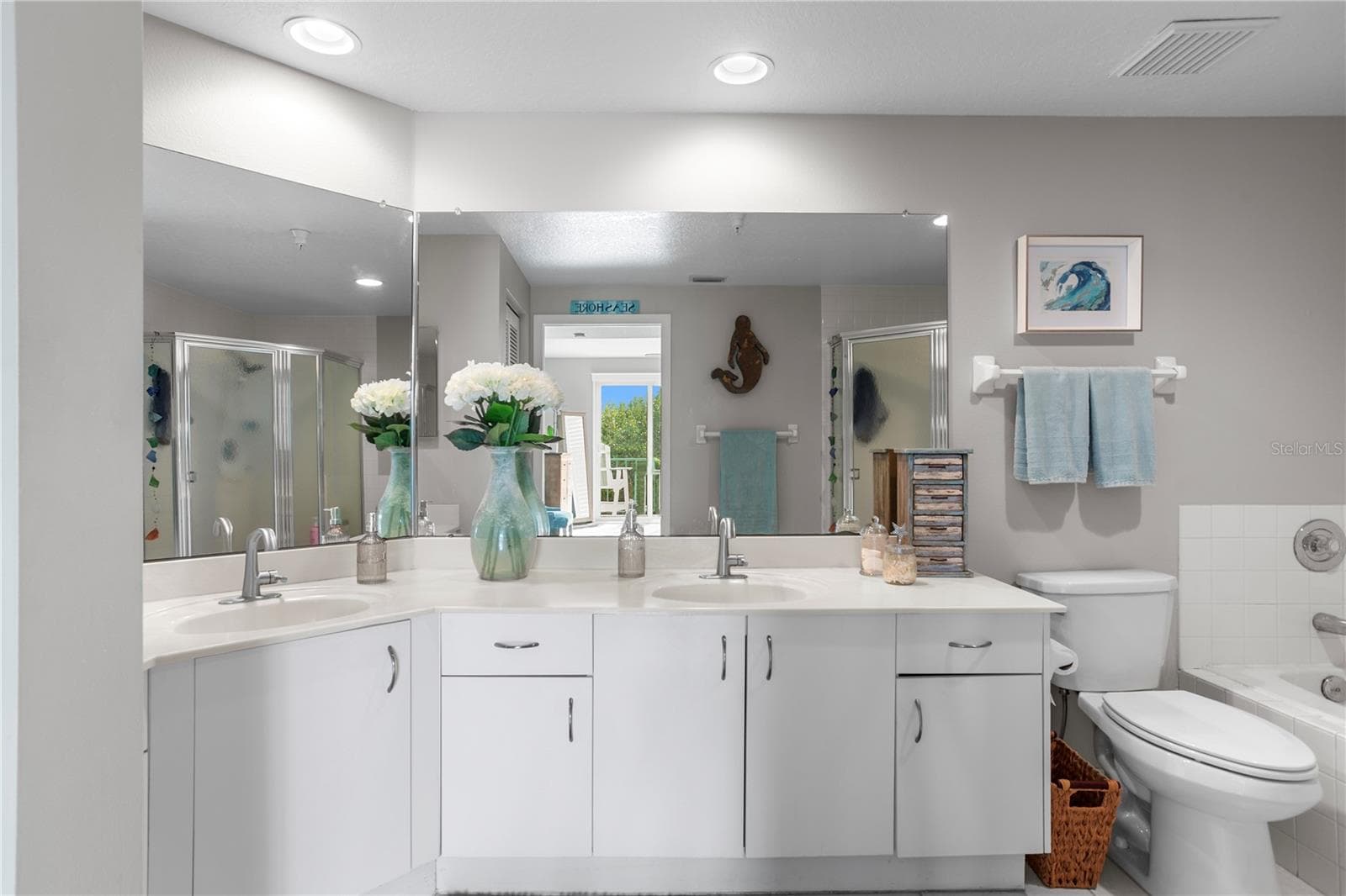 Condominium at 4750 DOLPHIN CAY LN S #107, ST PETERSBURG, photo 30 of 63