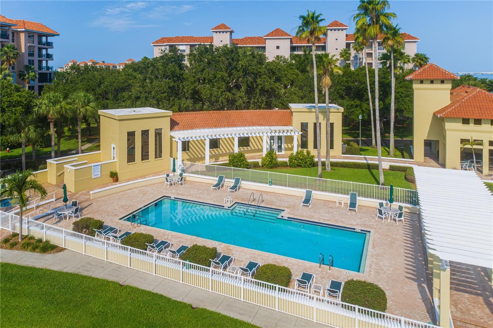 Community Building - 4750 DOLPHIN CAY LN S #107, ST PETERSBURG