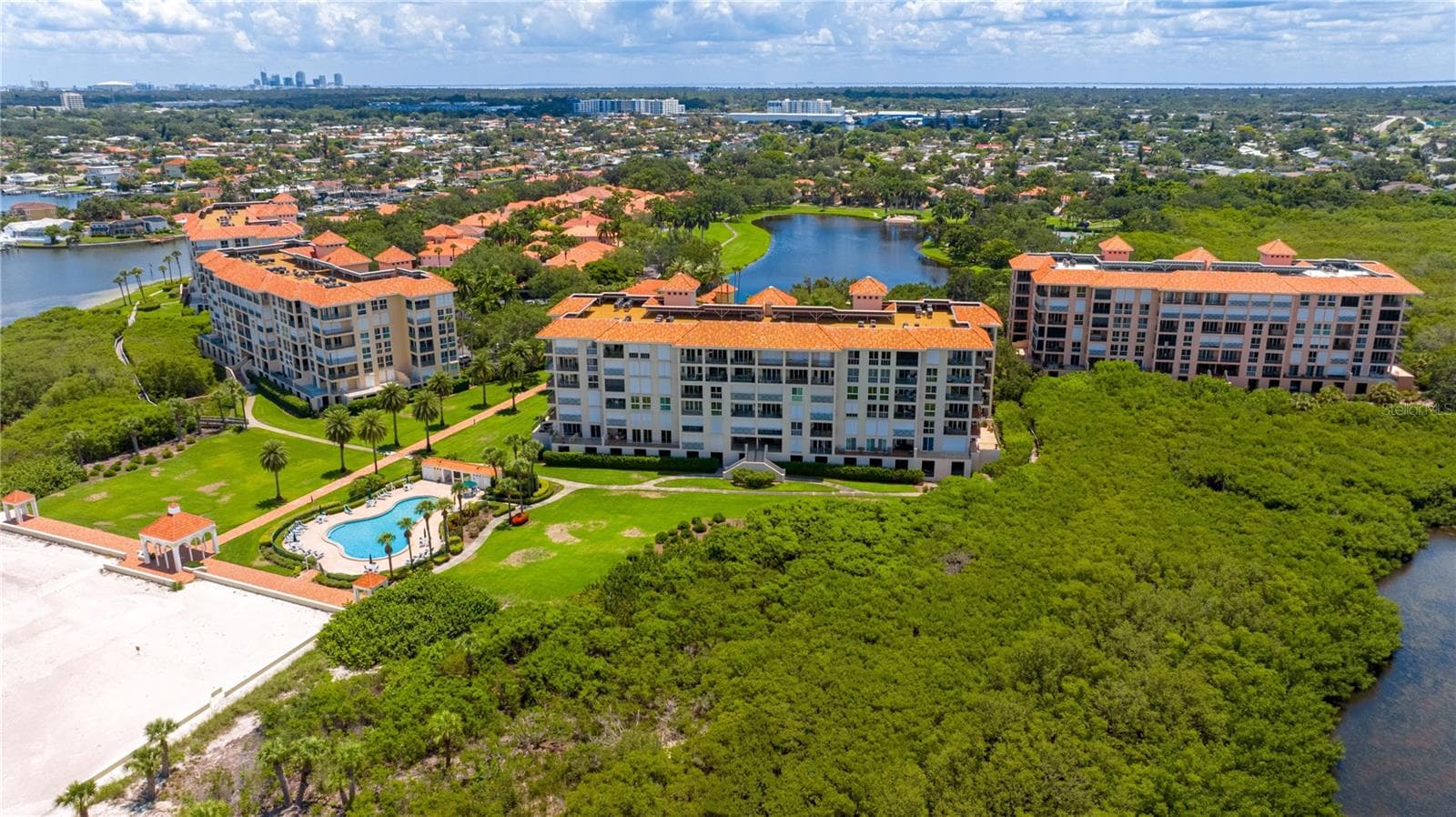 Condominium at 4750 DOLPHIN CAY LN S #107, ST PETERSBURG, photo 62 of 63