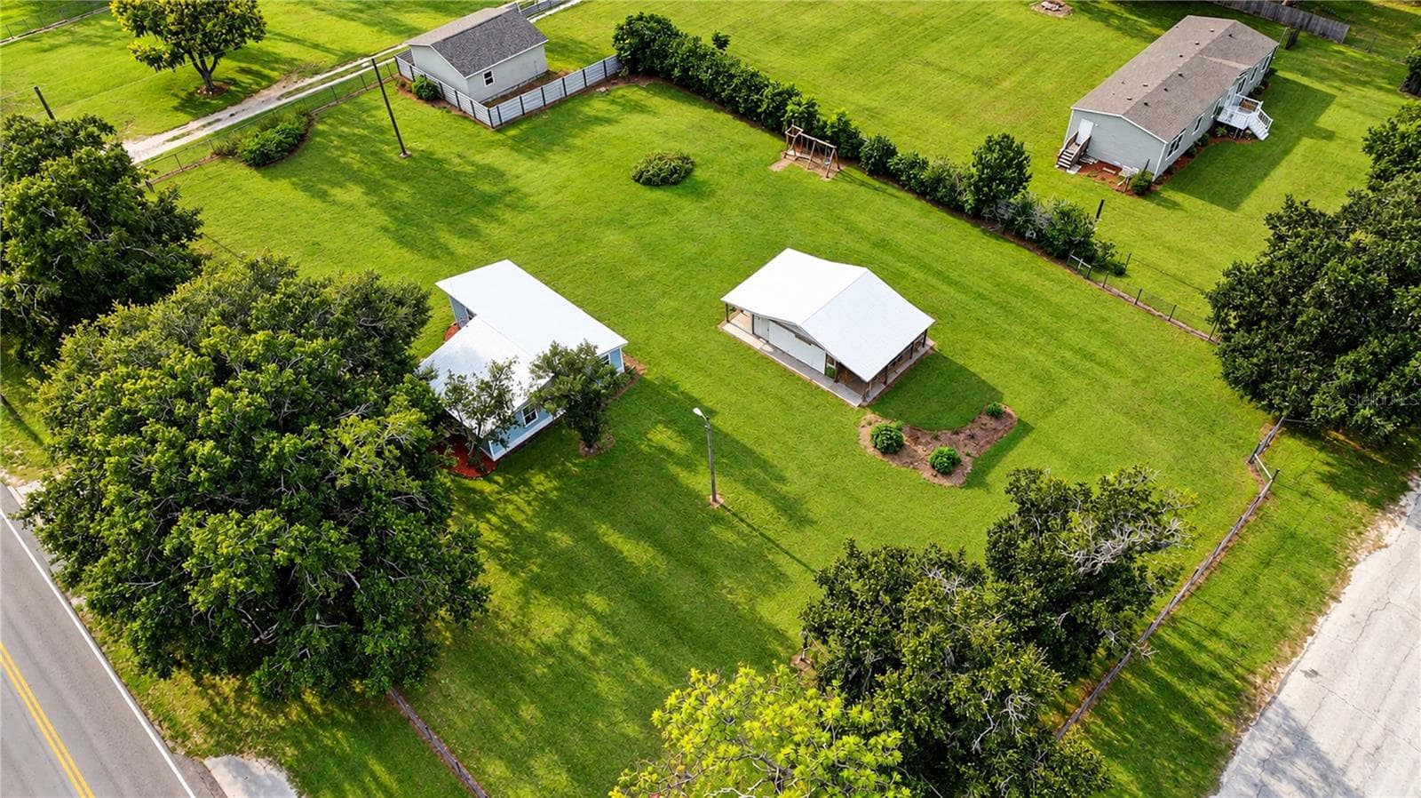Over an acre of space! - 2901 TURKEY CREEK RD, PLANT CITY