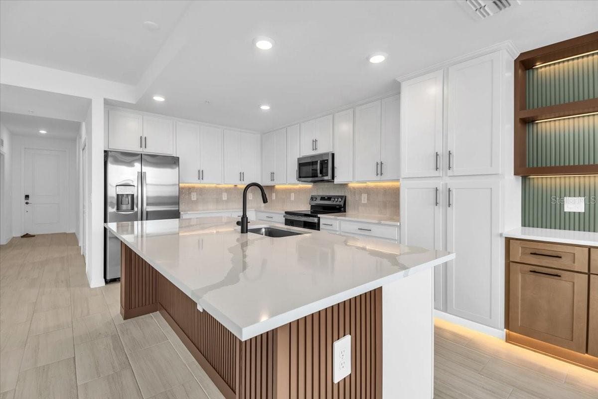 Condominium at 19116 SCALLOP LOOP #306, BRADENTON, photo 9 of 48