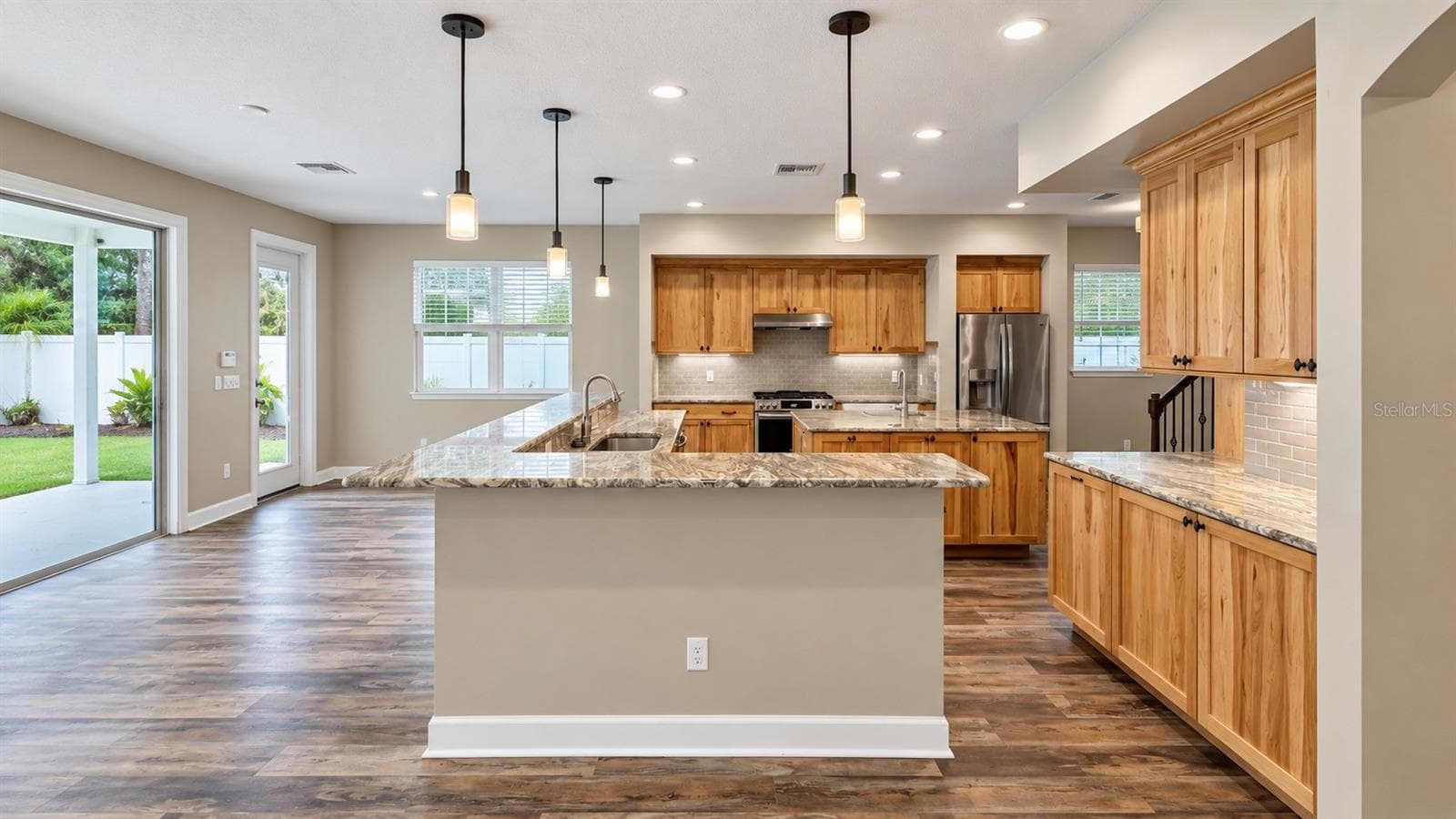 Single Family Residence at 832 GOLFVIEW ST, ORLANDO, photo 6 of 32