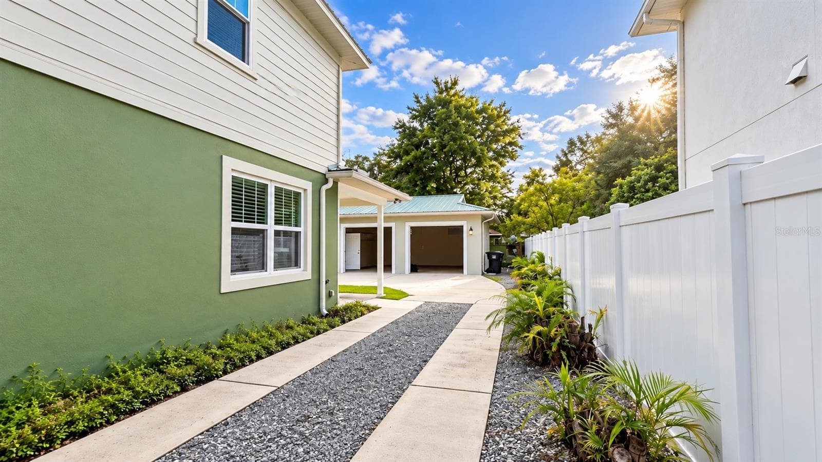 Single Family Residence at 832 GOLFVIEW ST, ORLANDO, photo 12 of 32