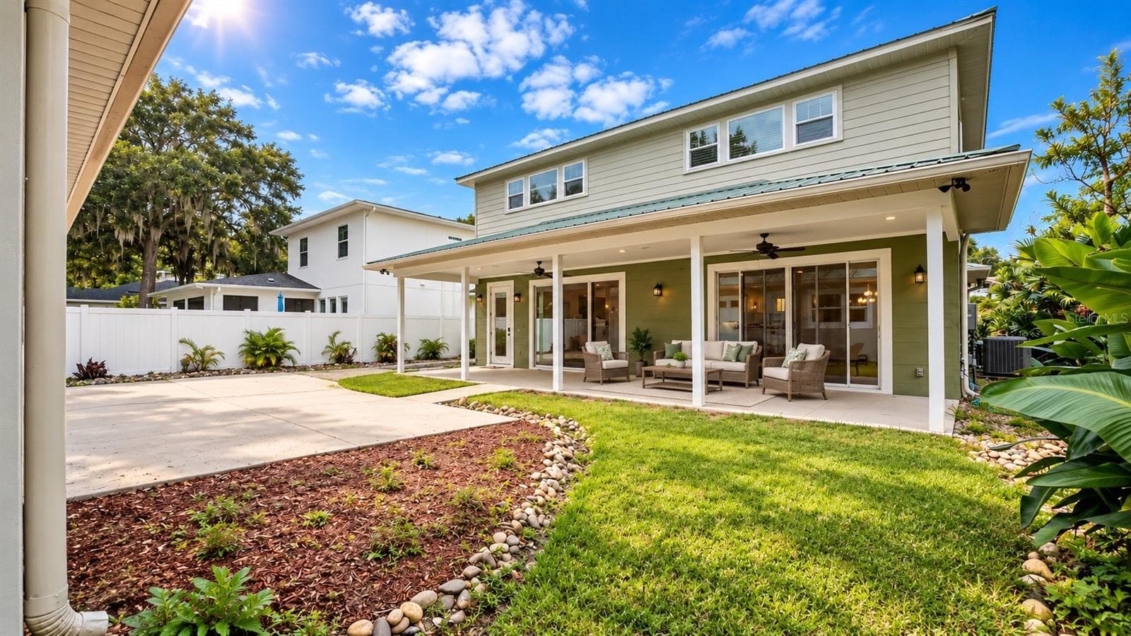 Single Family Residence at 832 GOLFVIEW ST, ORLANDO, photo 13 of 32