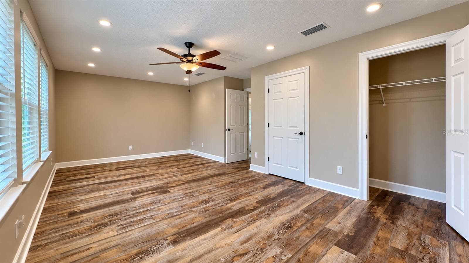 Single Family Residence at 832 GOLFVIEW ST, ORLANDO, photo 22 of 32