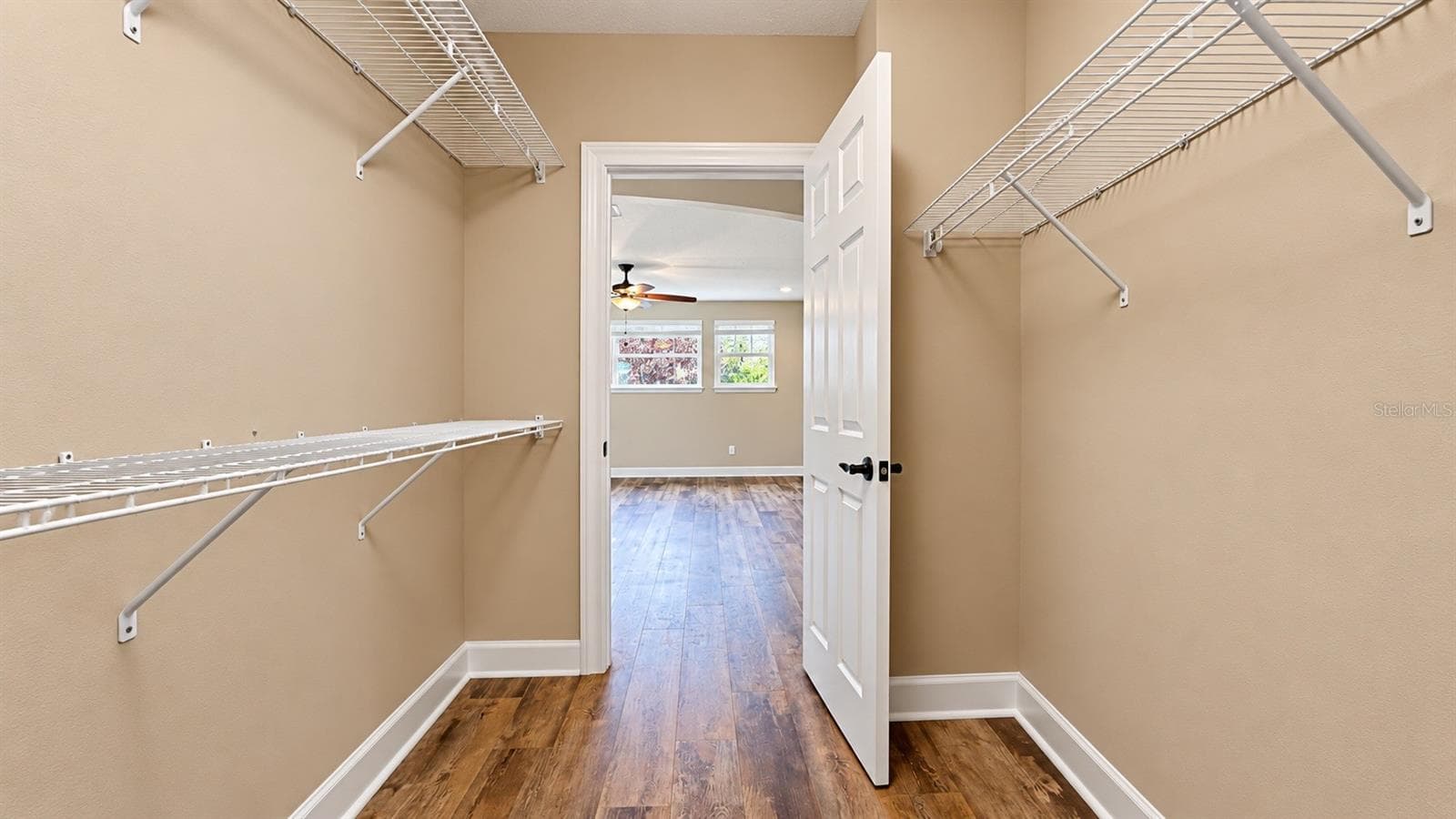 Single Family Residence at 832 GOLFVIEW ST, ORLANDO, photo 28 of 32