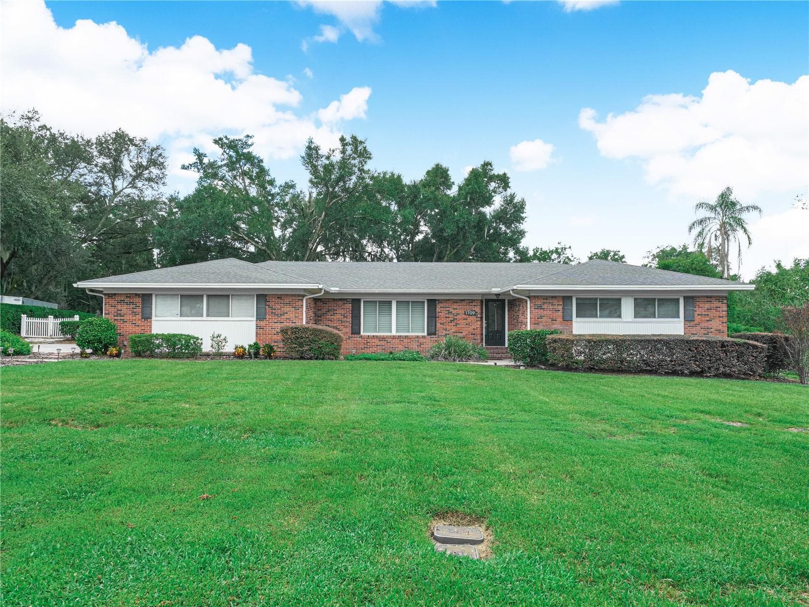 1709 VIRGINIA CT