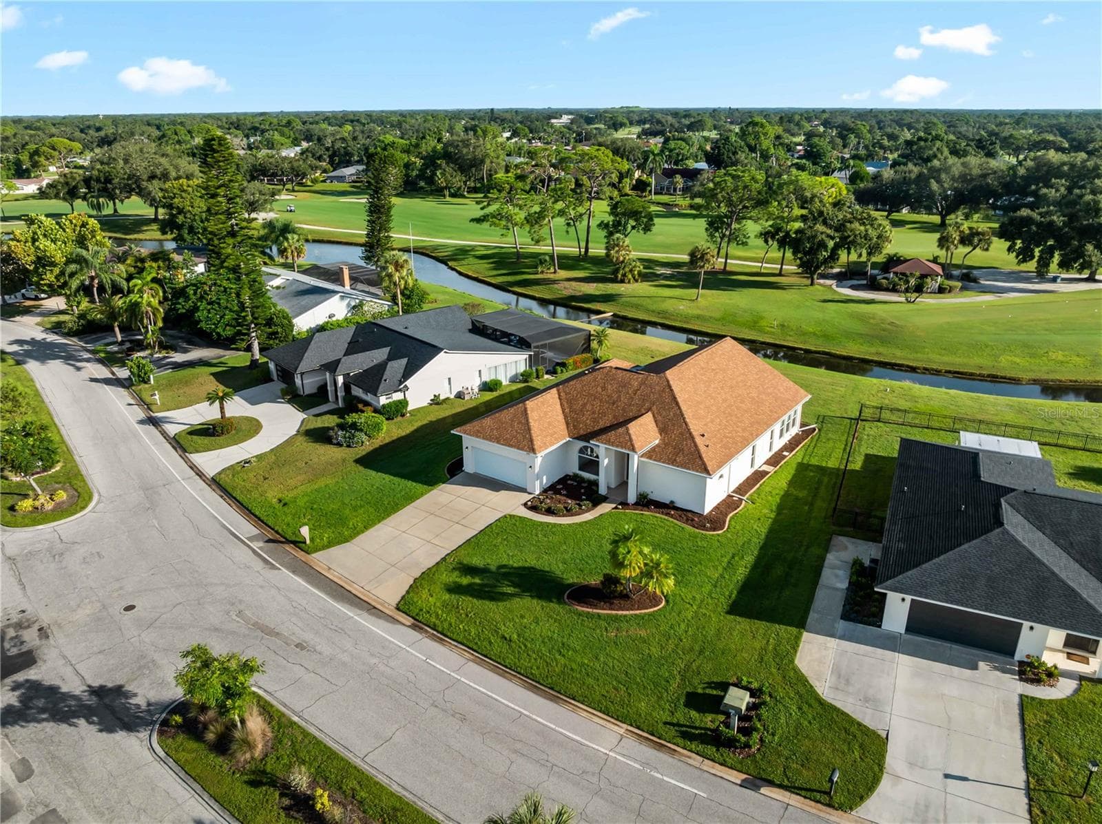 Single Family Residence at 5121 PALM AIRE DR, SARASOTA, photo 3 of 45