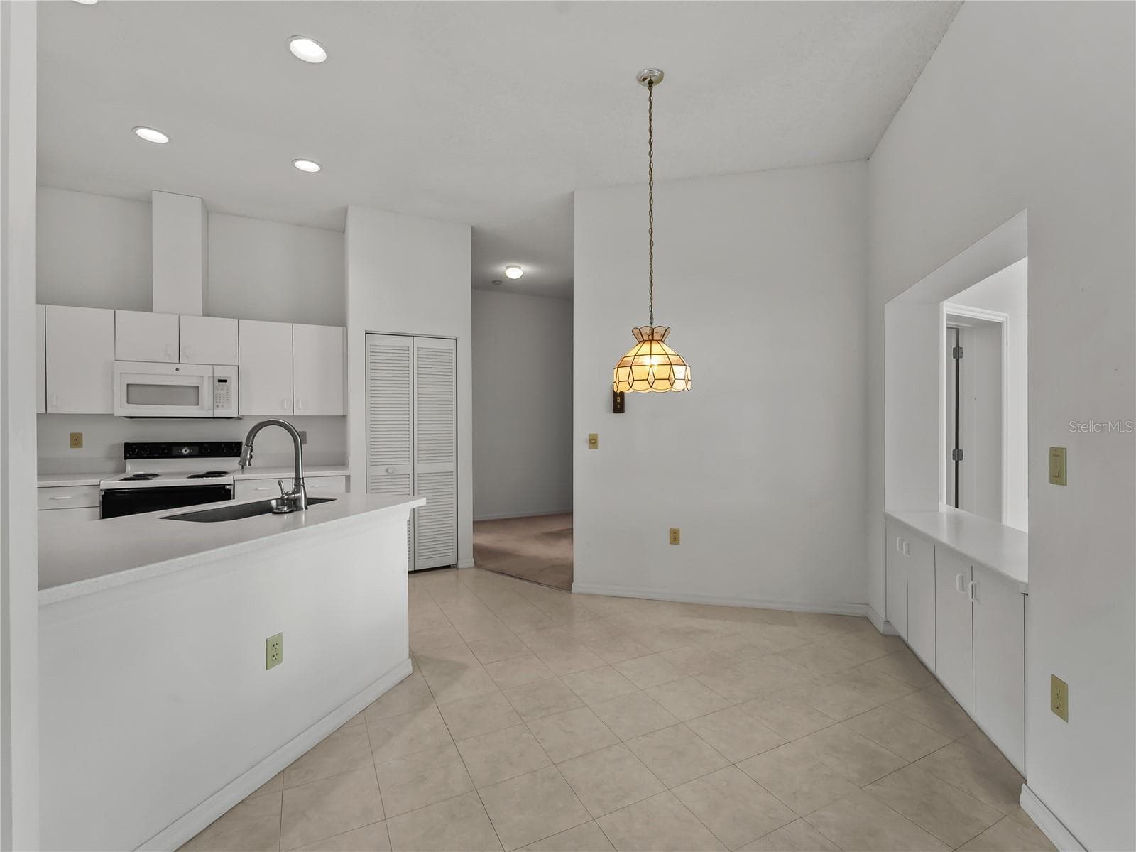 Kitchen Nook - 5121 PALM AIRE DR, SARASOTA