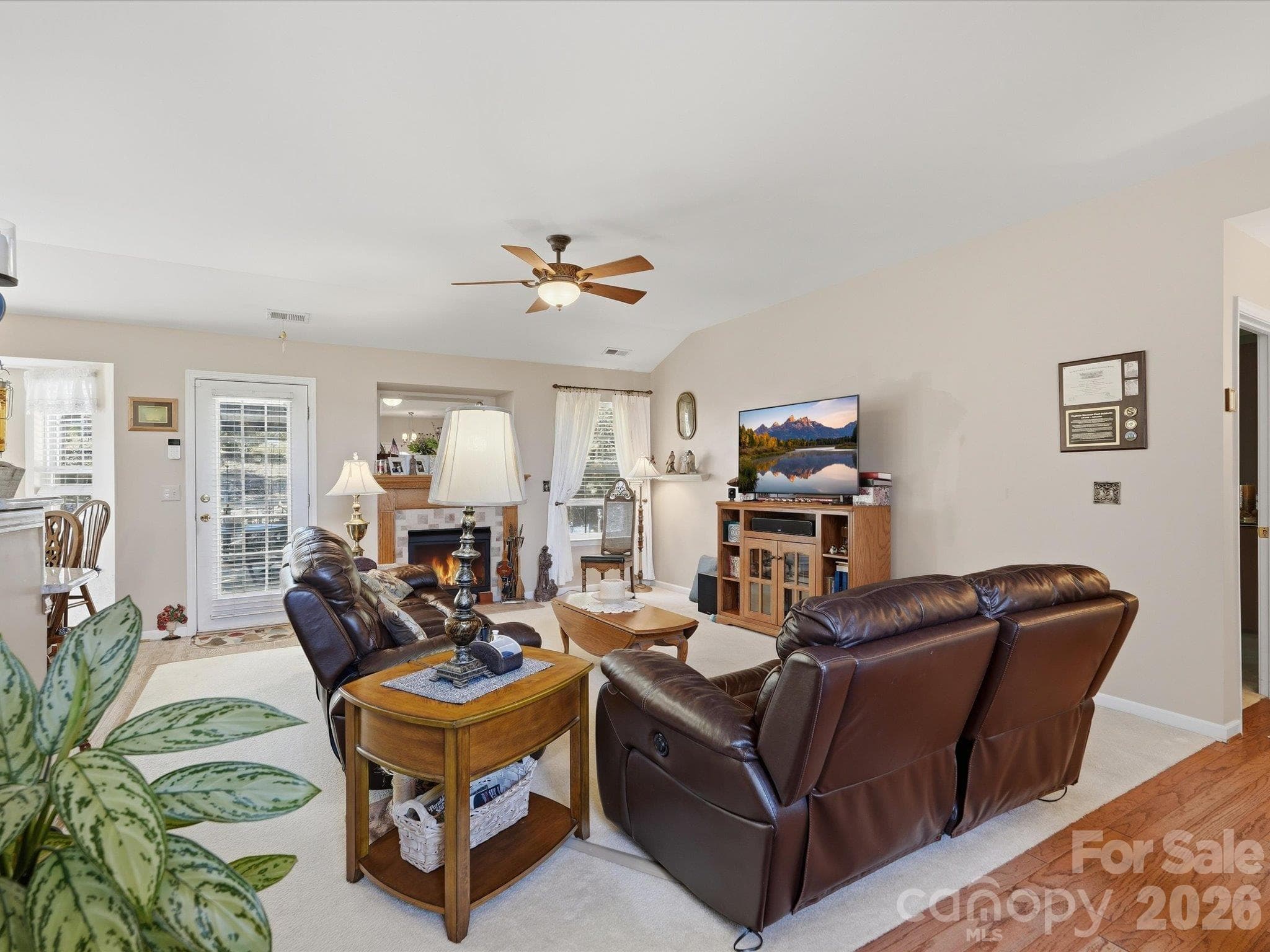 Single Family Residence at 526 Kenbridge Lane, Rock Hill, photo 8 of 47