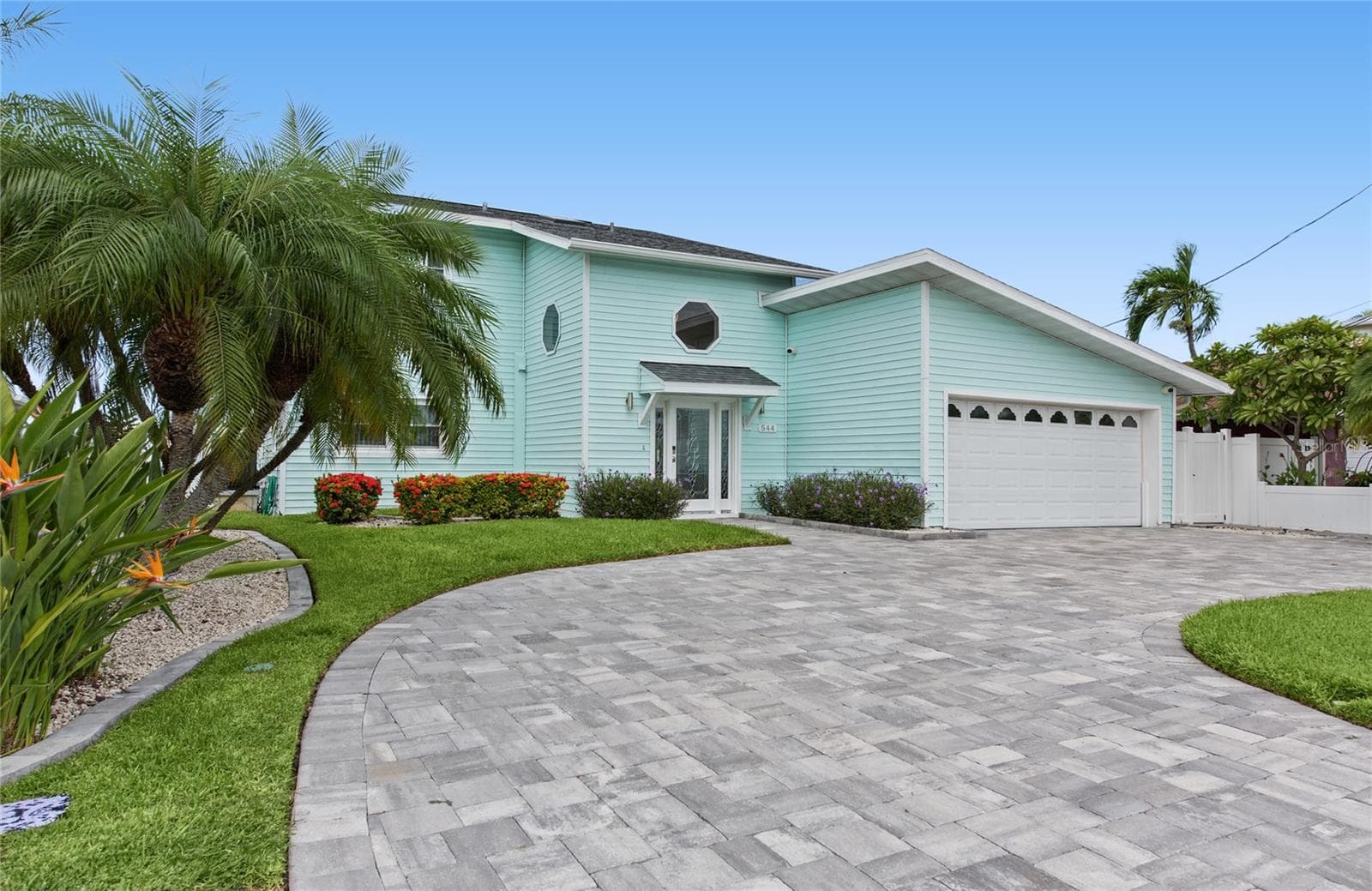 544 LILLIAN DR