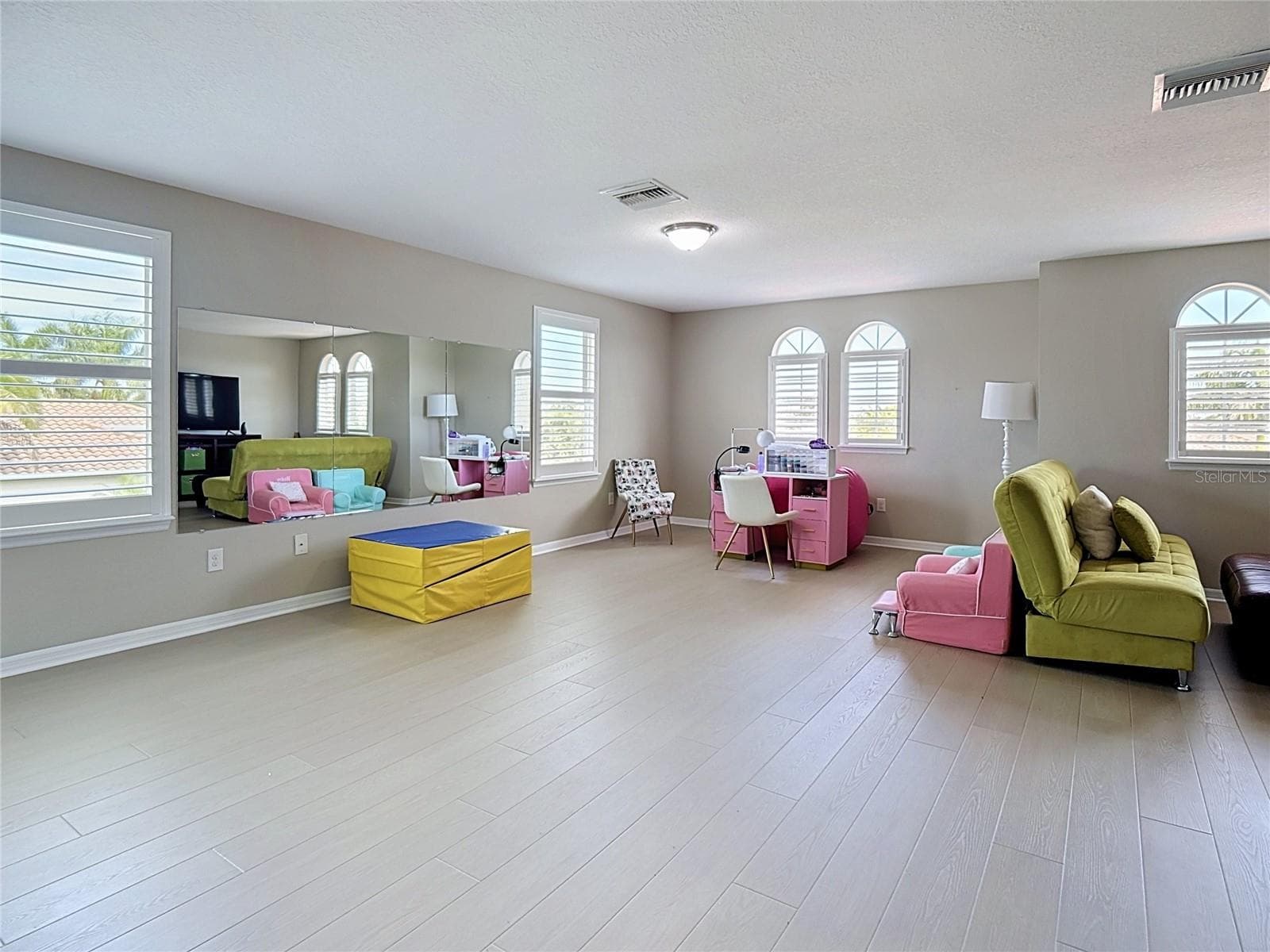 Expansive Loft w/ Luxury Vinyl - 17014 E 2ND AVE, BRADENTON