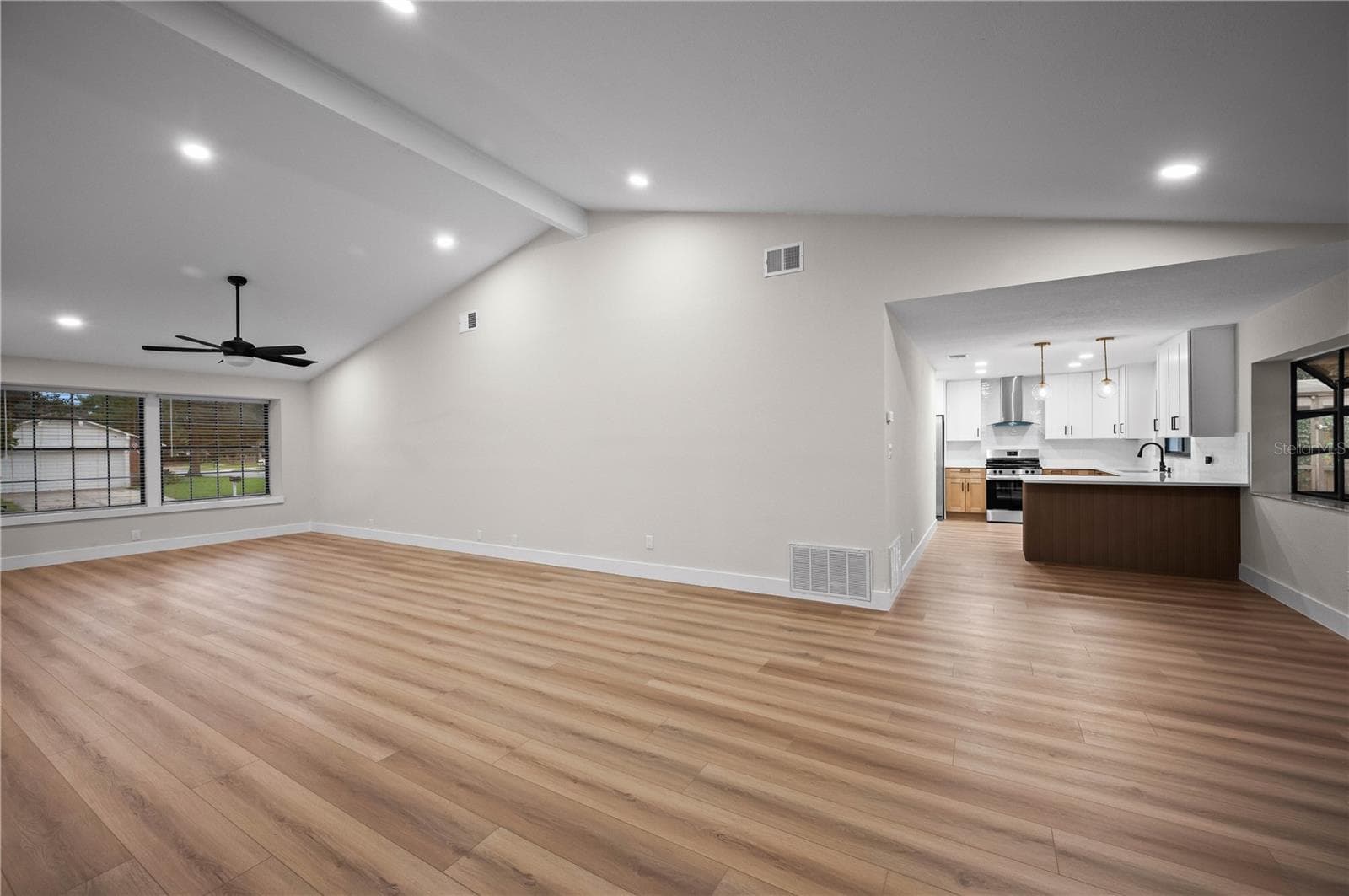 Single Family Residence at 632 TUSKAWILLA POINT LN, WINTER SPRINGS, photo 9 of 40