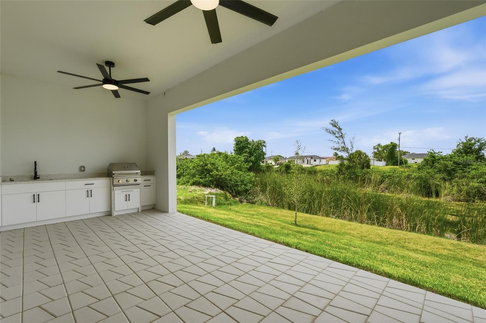 Lanai - 2026 NW 21ST ST, CAPE CORAL