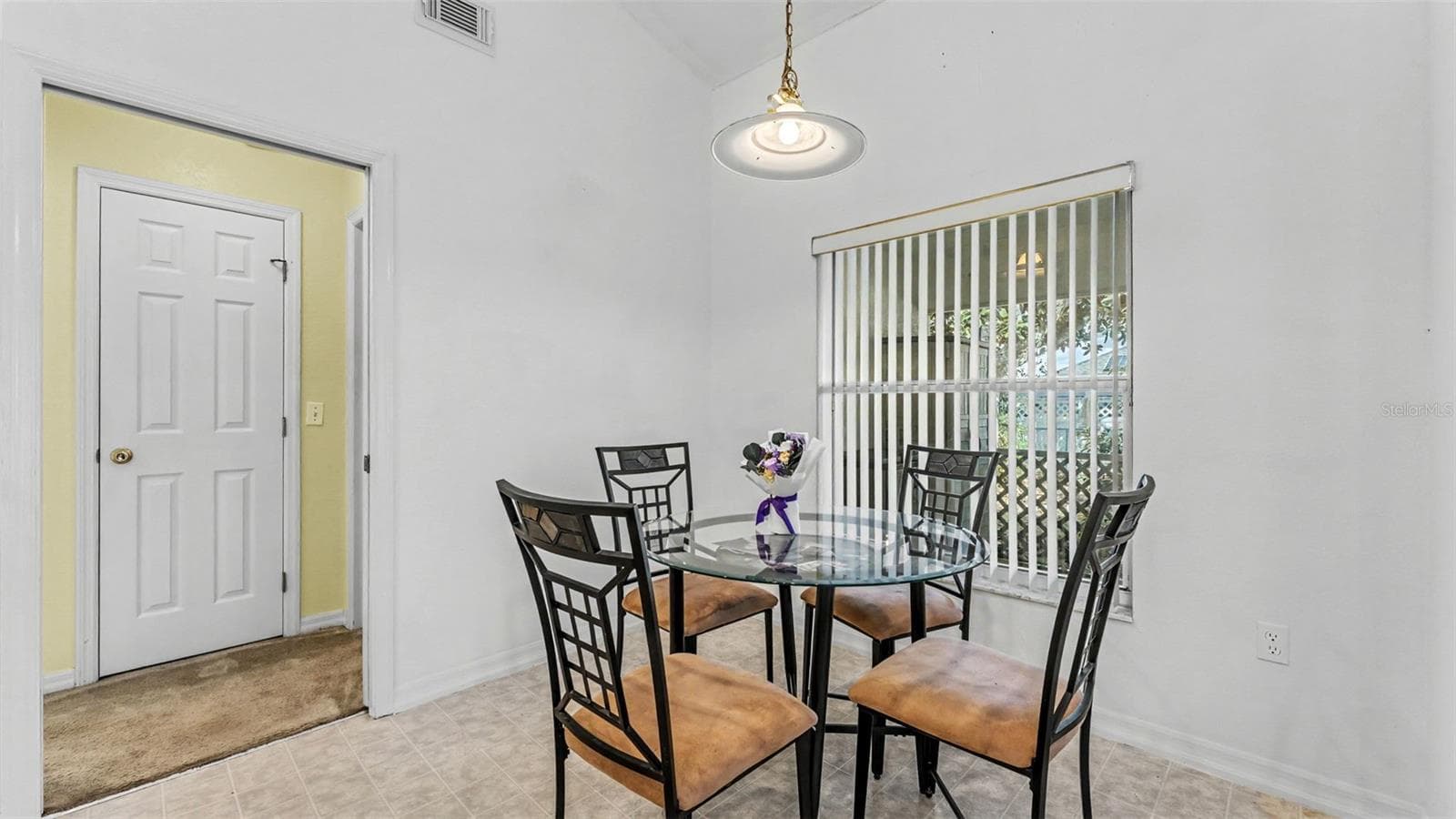 Breakfast Nook - 7434 BEAUMONT DR, LAKELAND