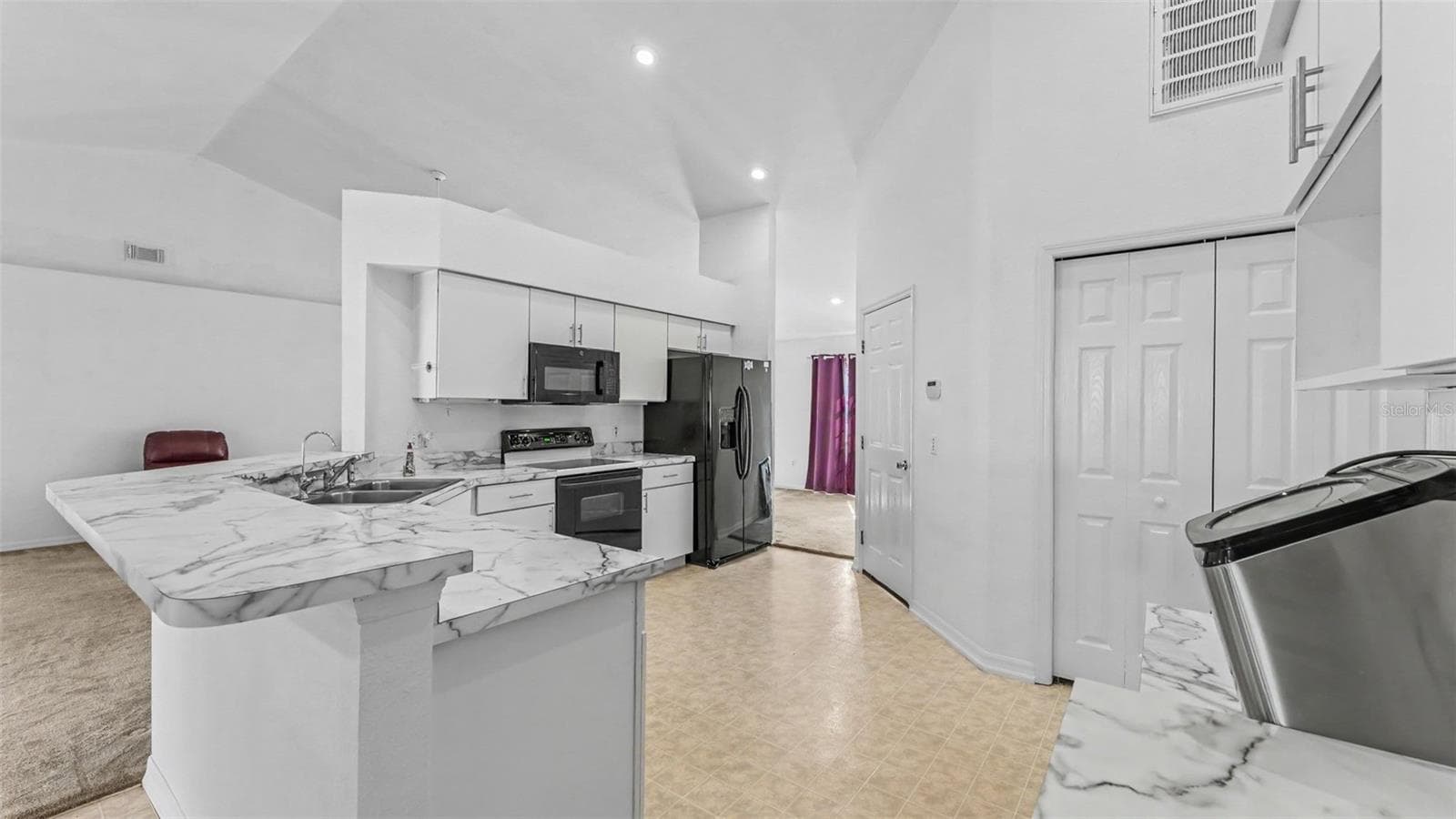 Single Family Residence at 7434 BEAUMONT DR, LAKELAND, photo 19 of 44