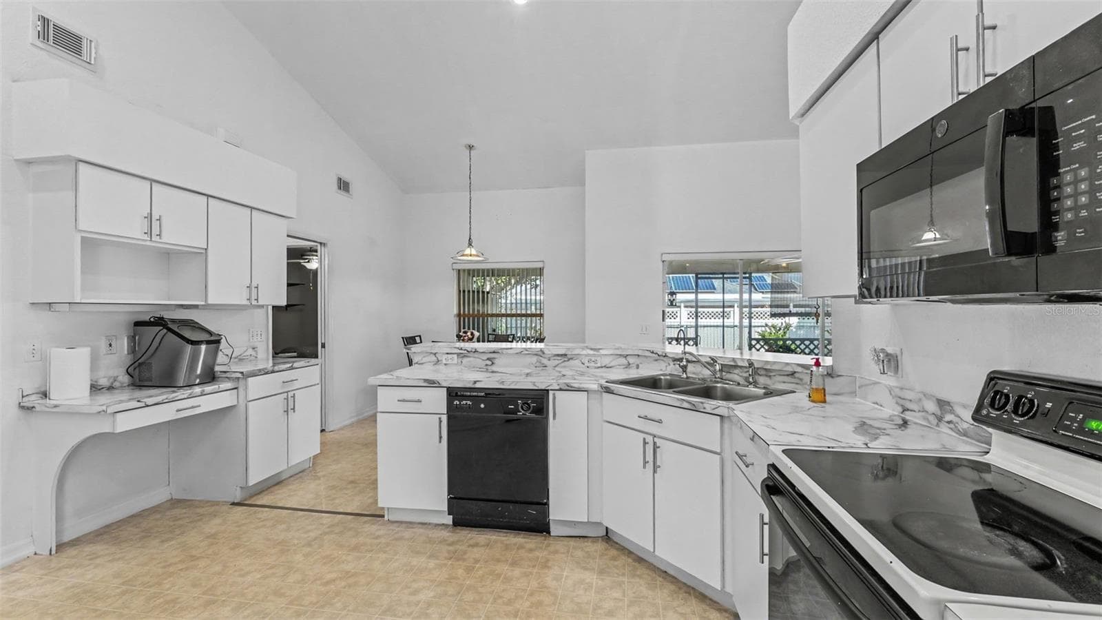 Single Family Residence at 7434 BEAUMONT DR, LAKELAND, photo 22 of 44