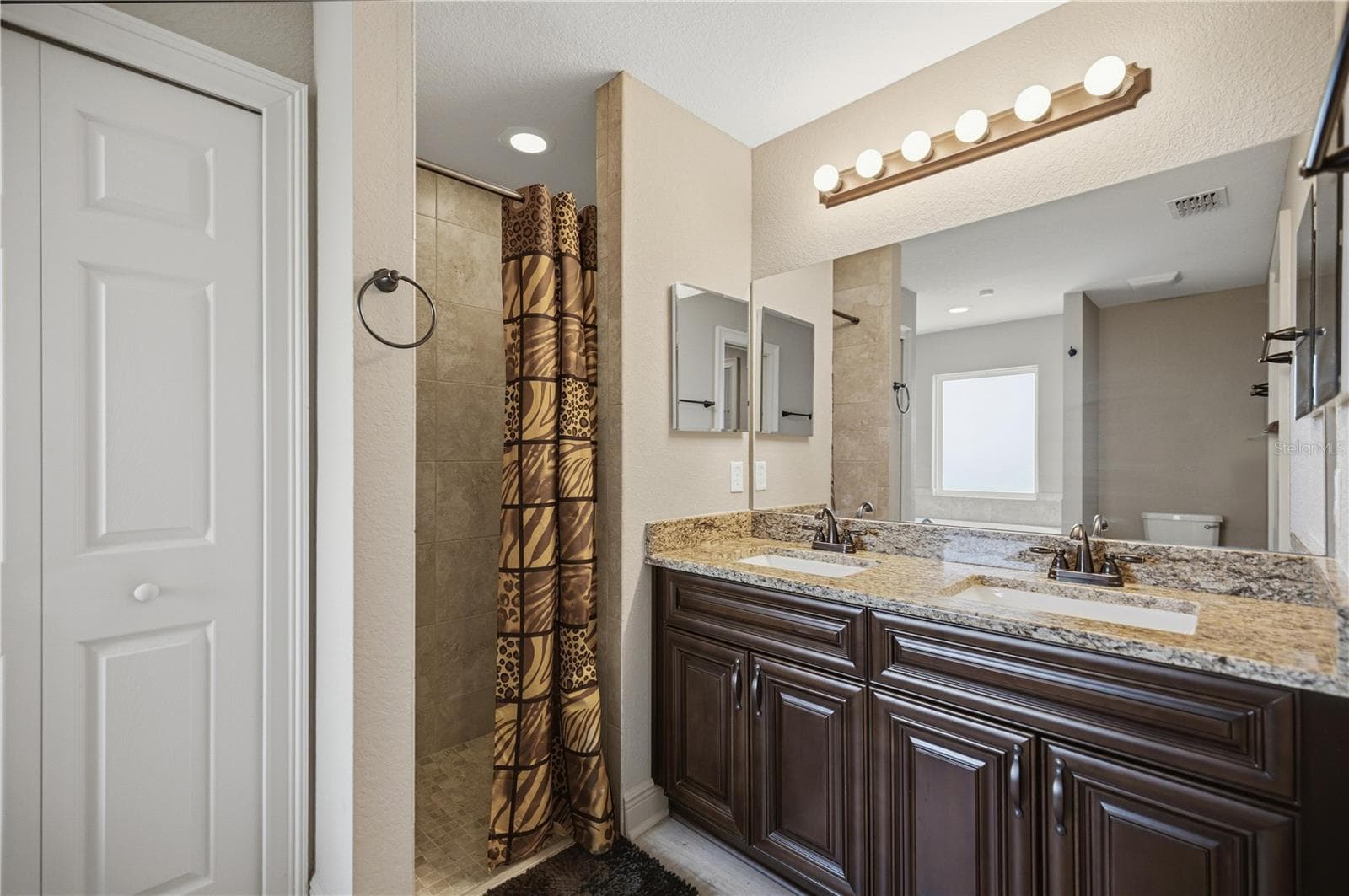 Primary En-suite Bath - 4431 SW 110TH LN, OCALA