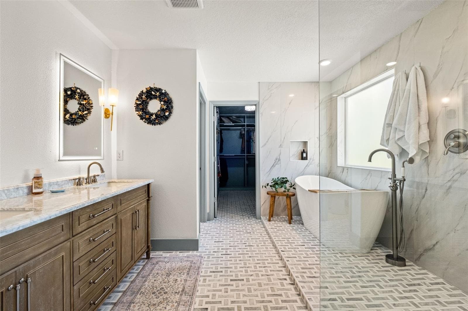 Primary Bathroom - 13049 MAYCREST AVE, WEEKI WACHEE