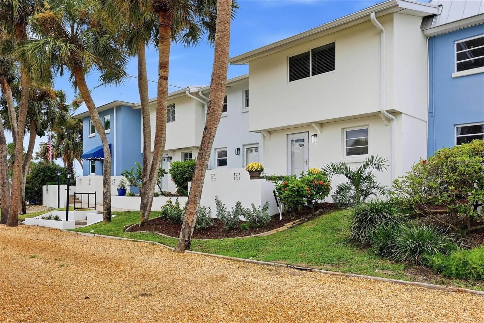 4532 OCEAN BLVD #209