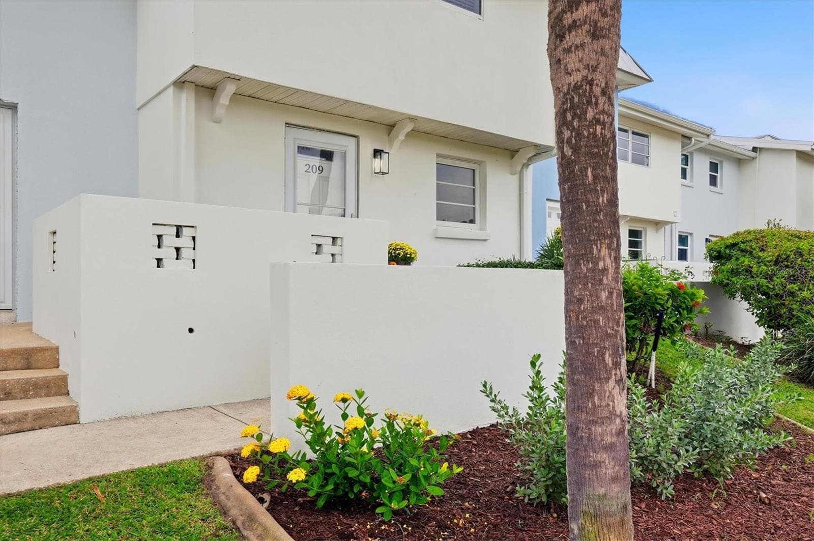 Fresh Exterior Paint - 4532 OCEAN BLVD #209, SARASOTA