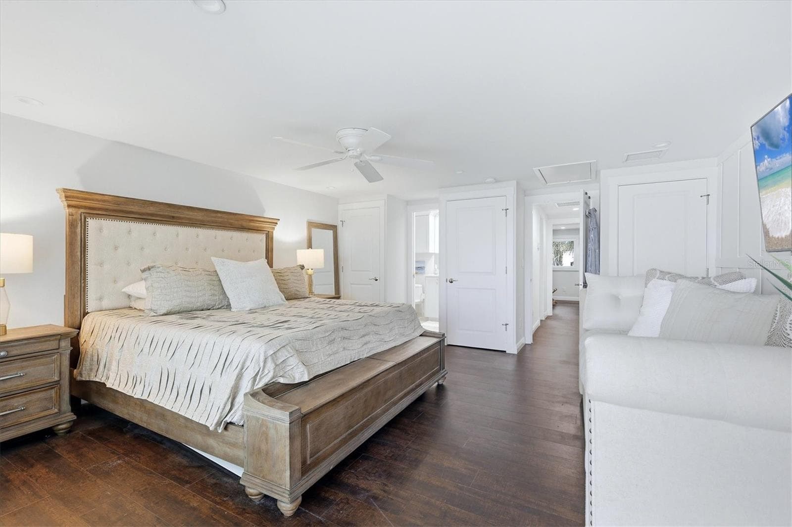 Large Primary Suite! - 4532 OCEAN BLVD #209, SARASOTA