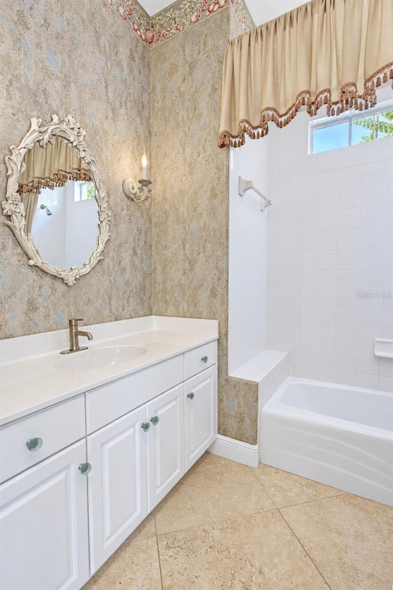 Bath 3 - 269 SADDLEWORTH PL, LAKE MARY