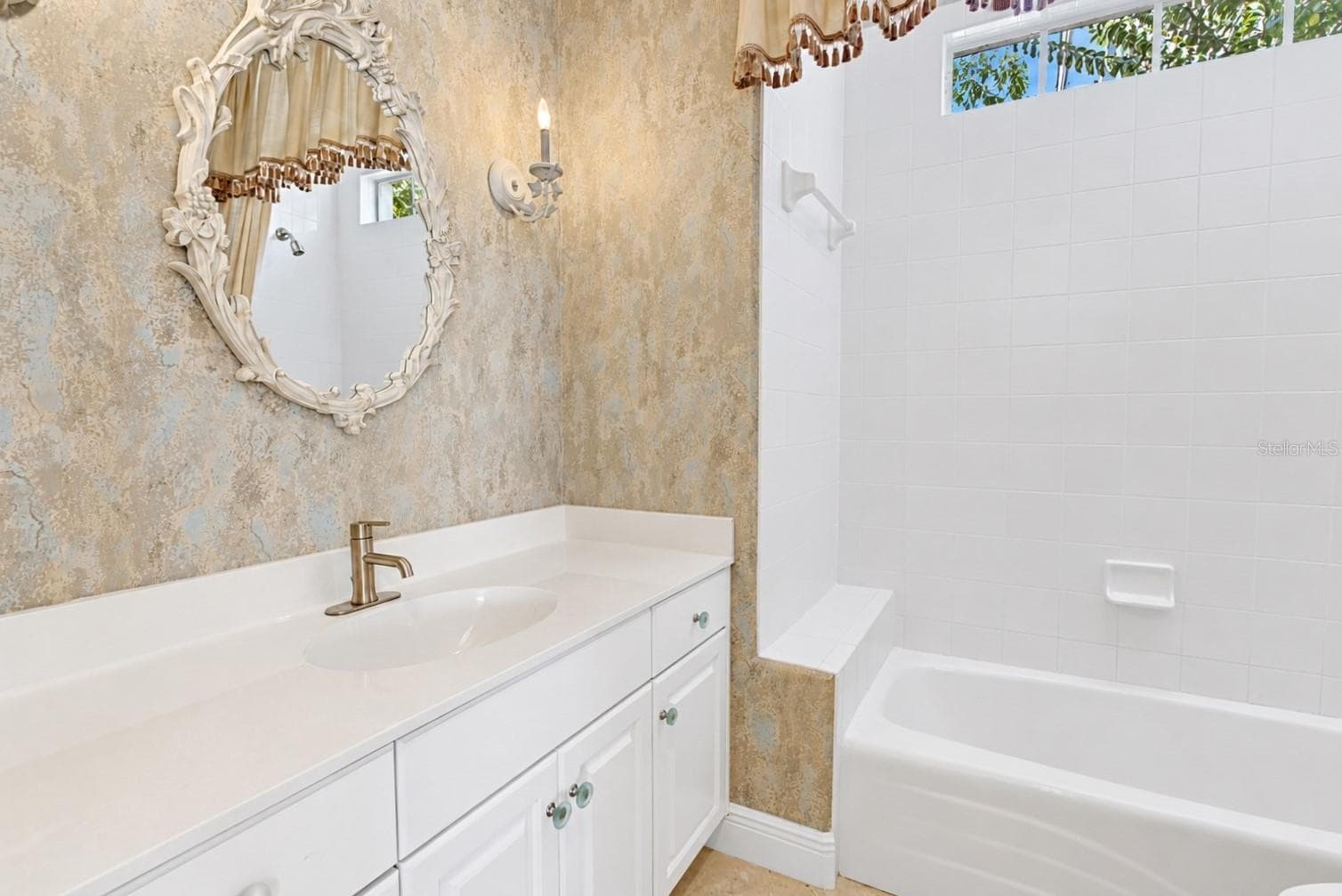 Bath 3 - 269 SADDLEWORTH PL, LAKE MARY