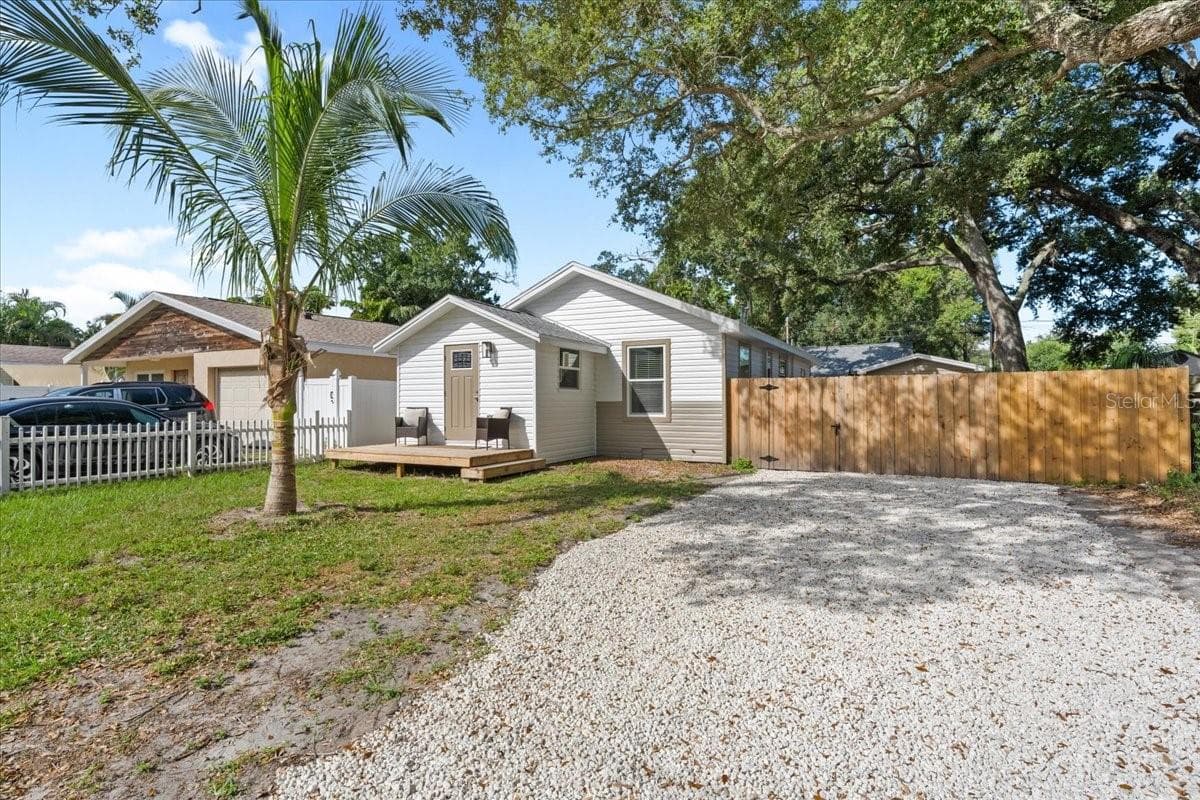 Single Family Residence at 4800 22ND ST N, ST PETERSBURG, photo 4 of 64