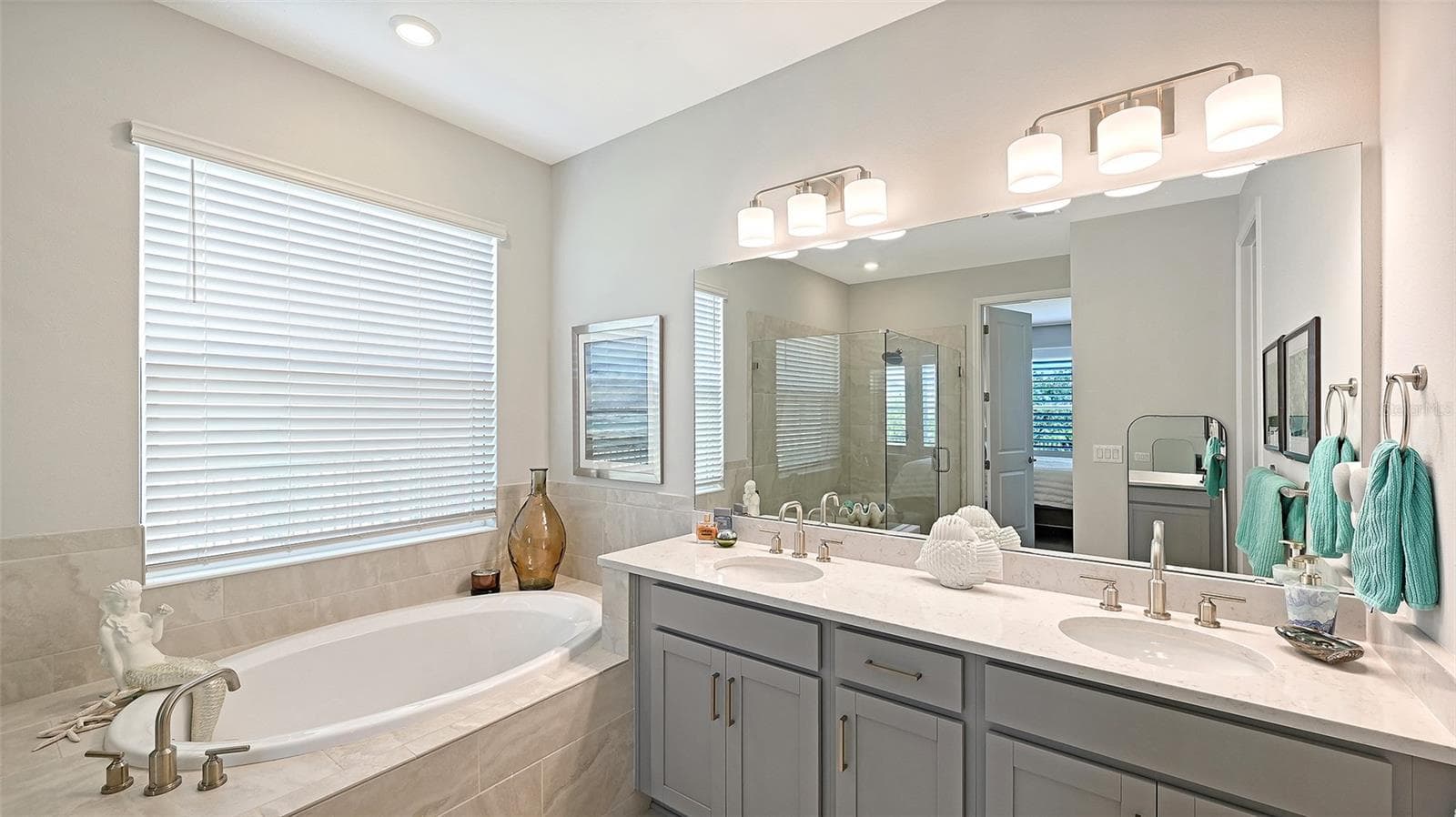Single Family Residence at 11013 FIELDSTONE DR, PALMETTO, photo 19 of 73