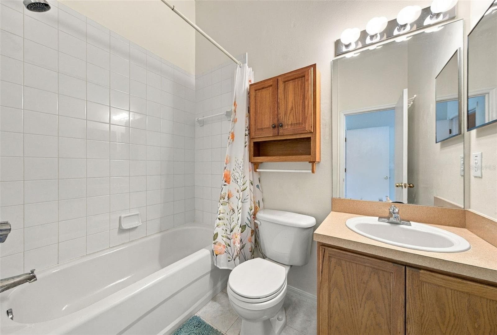 BATH 2 - 10429 HERON LAKE DR, RIVERVIEW