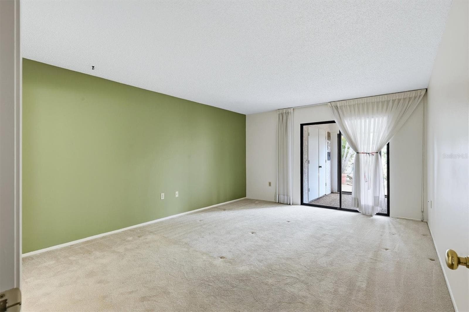 Primary bedroom - 509 LAKESIDE DR #509, BRADENTON
