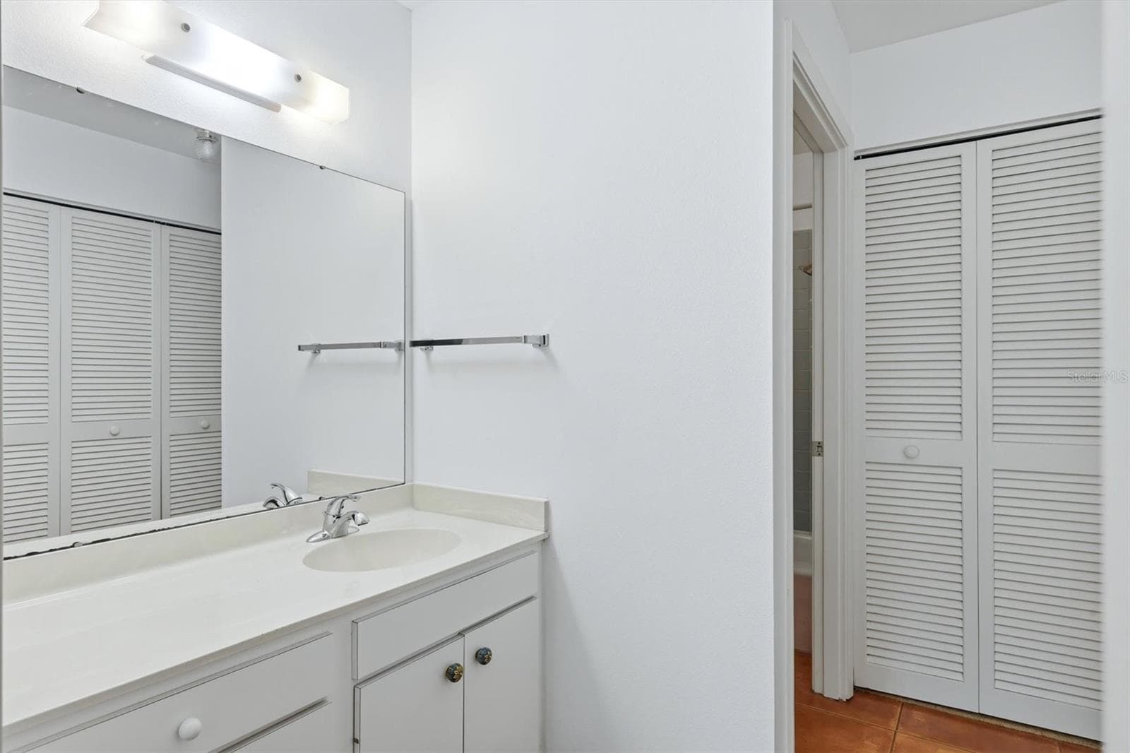 Primary bath - 509 LAKESIDE DR #509, BRADENTON