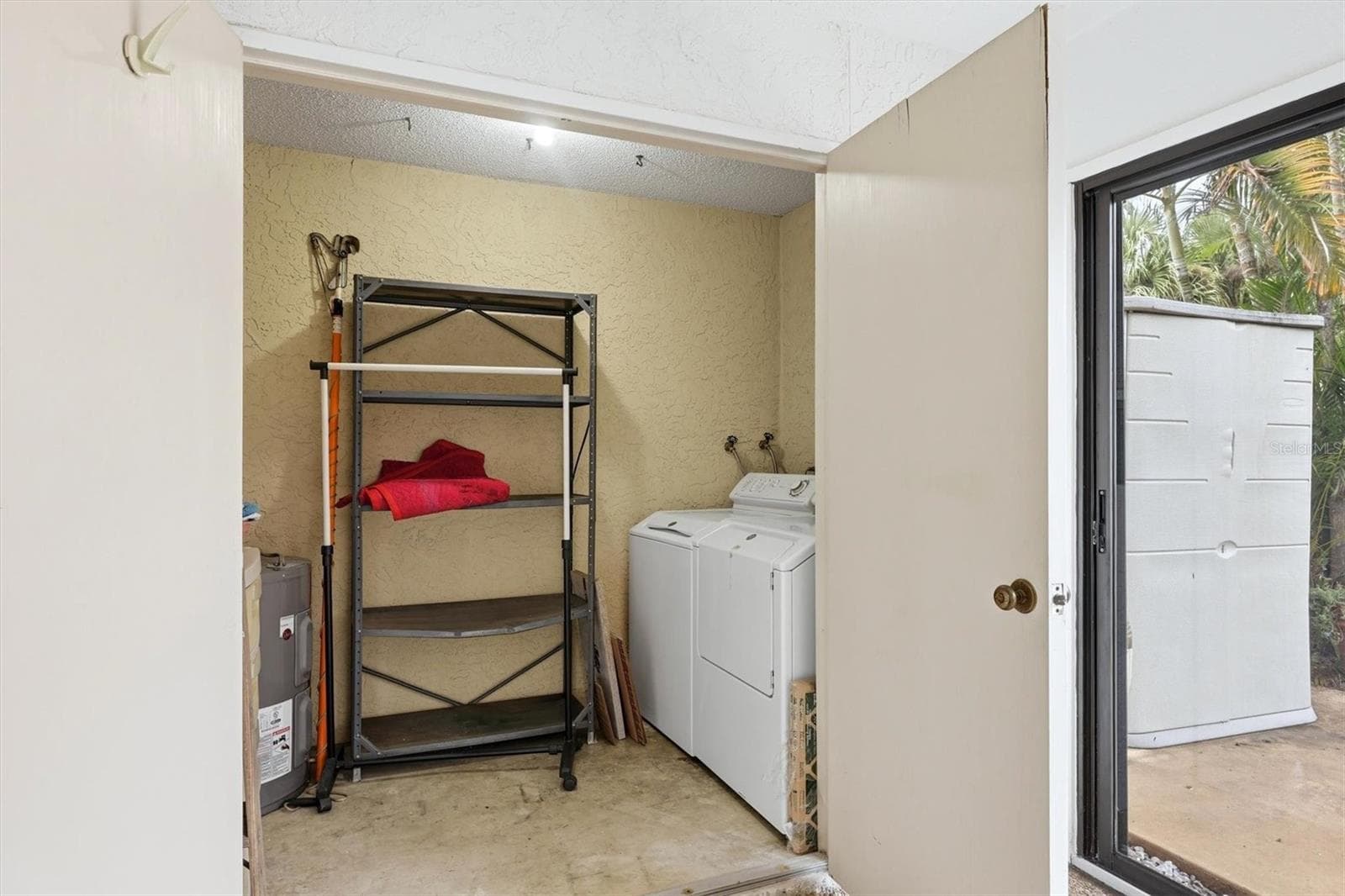 Laundry off lanai - 509 LAKESIDE DR #509, BRADENTON