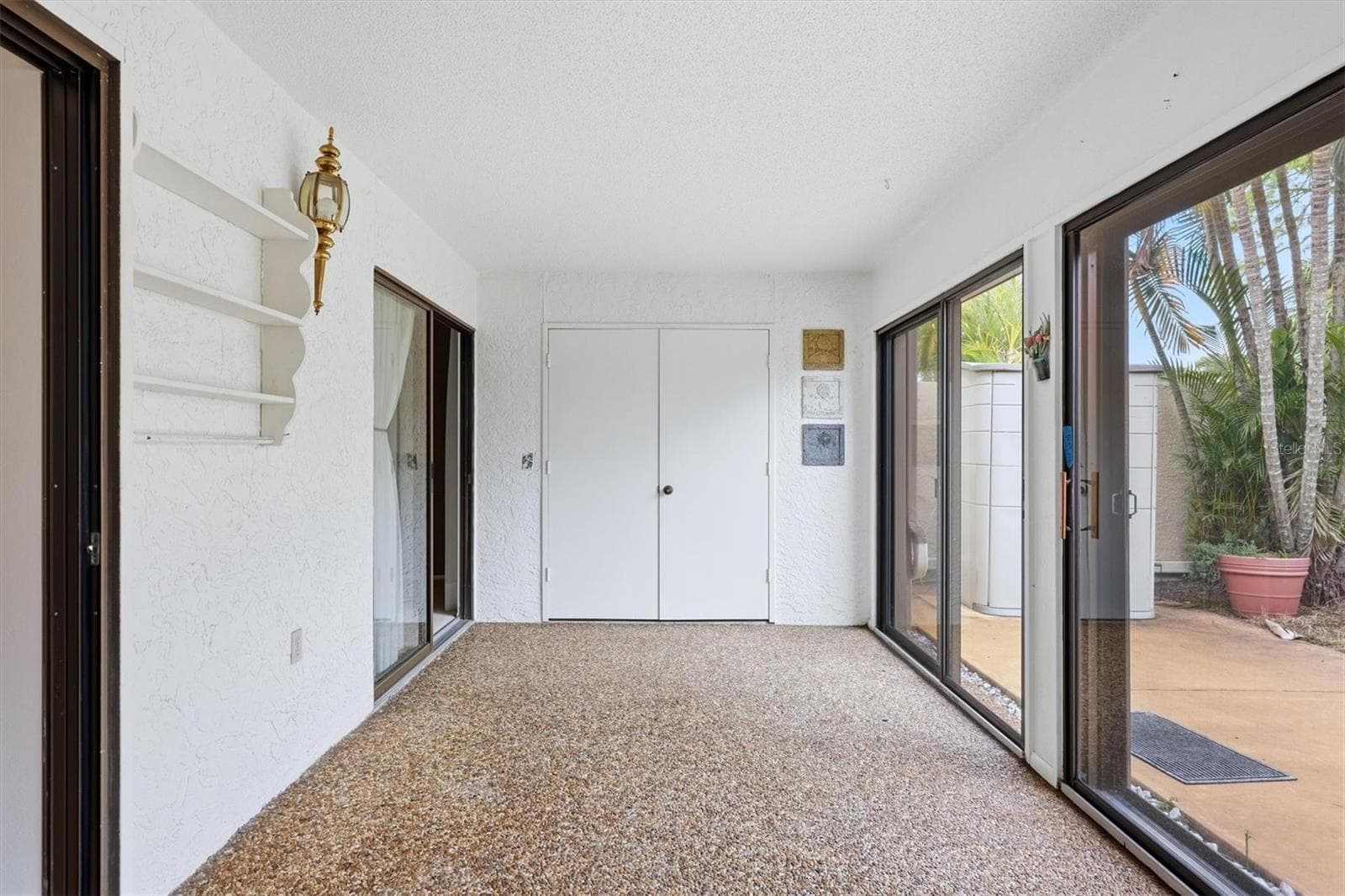 Lanai - 509 LAKESIDE DR #509, BRADENTON