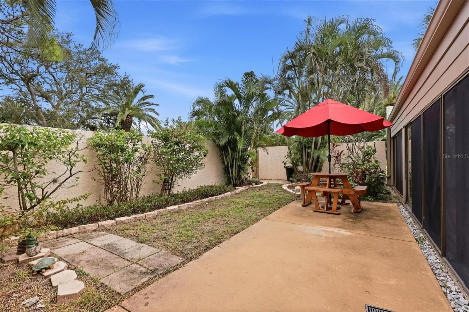 Enclosed Back Yard - 509 LAKESIDE DR #509, BRADENTON