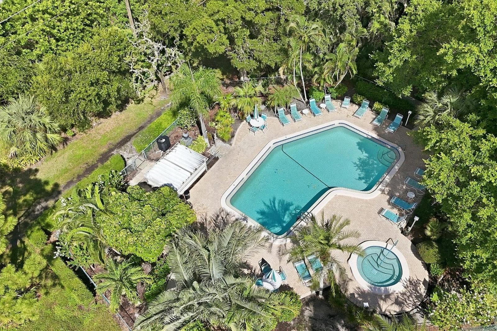 Community Pool - 509 LAKESIDE DR #509, BRADENTON