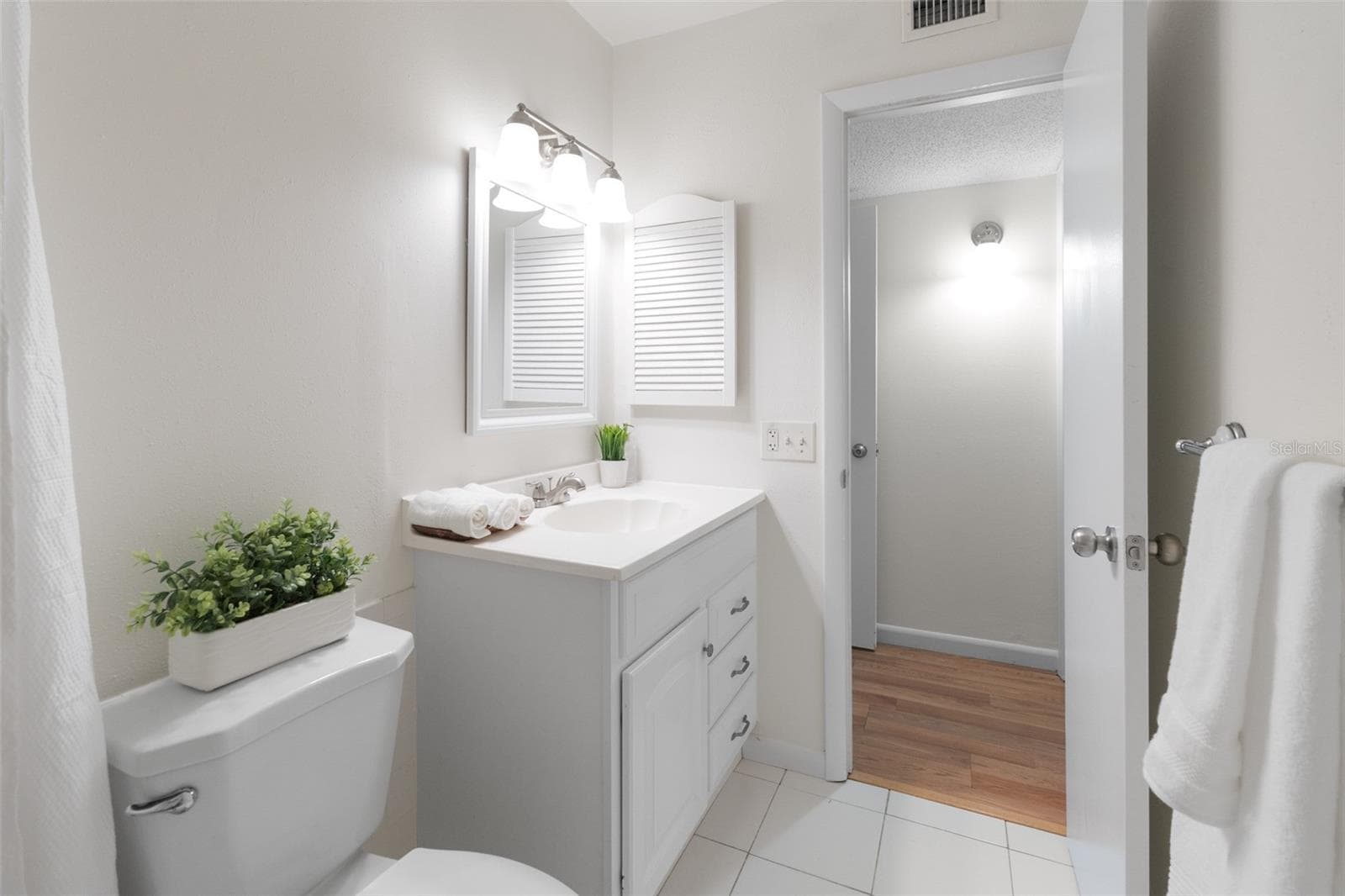Condominium at 2076 SUNSET POINT RD #142, CLEARWATER, photo 16 of 37