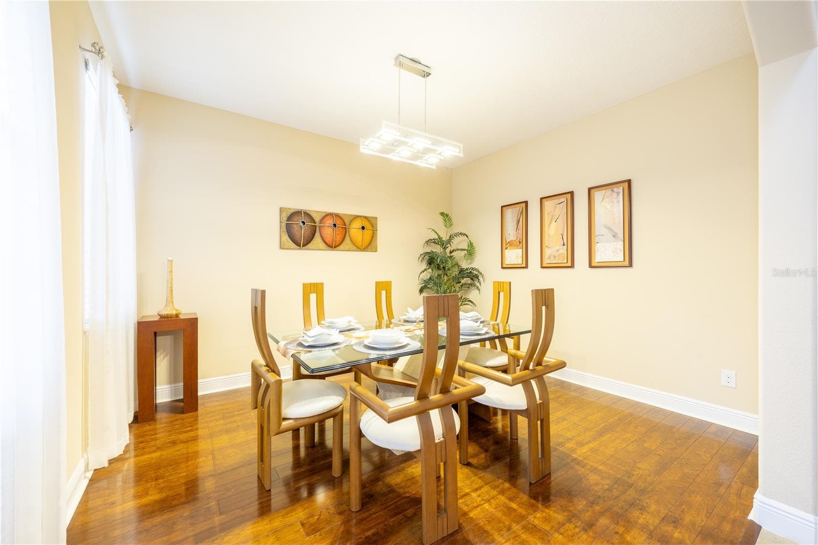 Dining room with abundant natural light - 3048 BOATING BLVD, KISSIMMEE