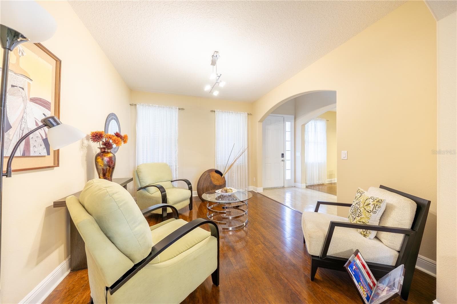 Flex room with arched entry and large windows - 3048 BOATING BLVD, KISSIMMEE