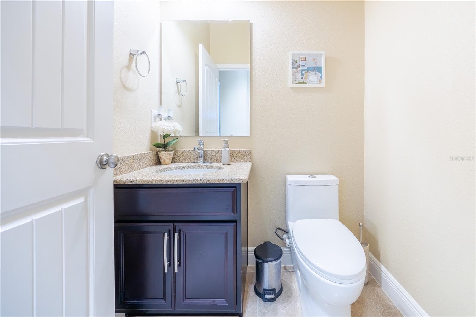 Main-floor half bath with granite vanity - 3048 BOATING BLVD, KISSIMMEE