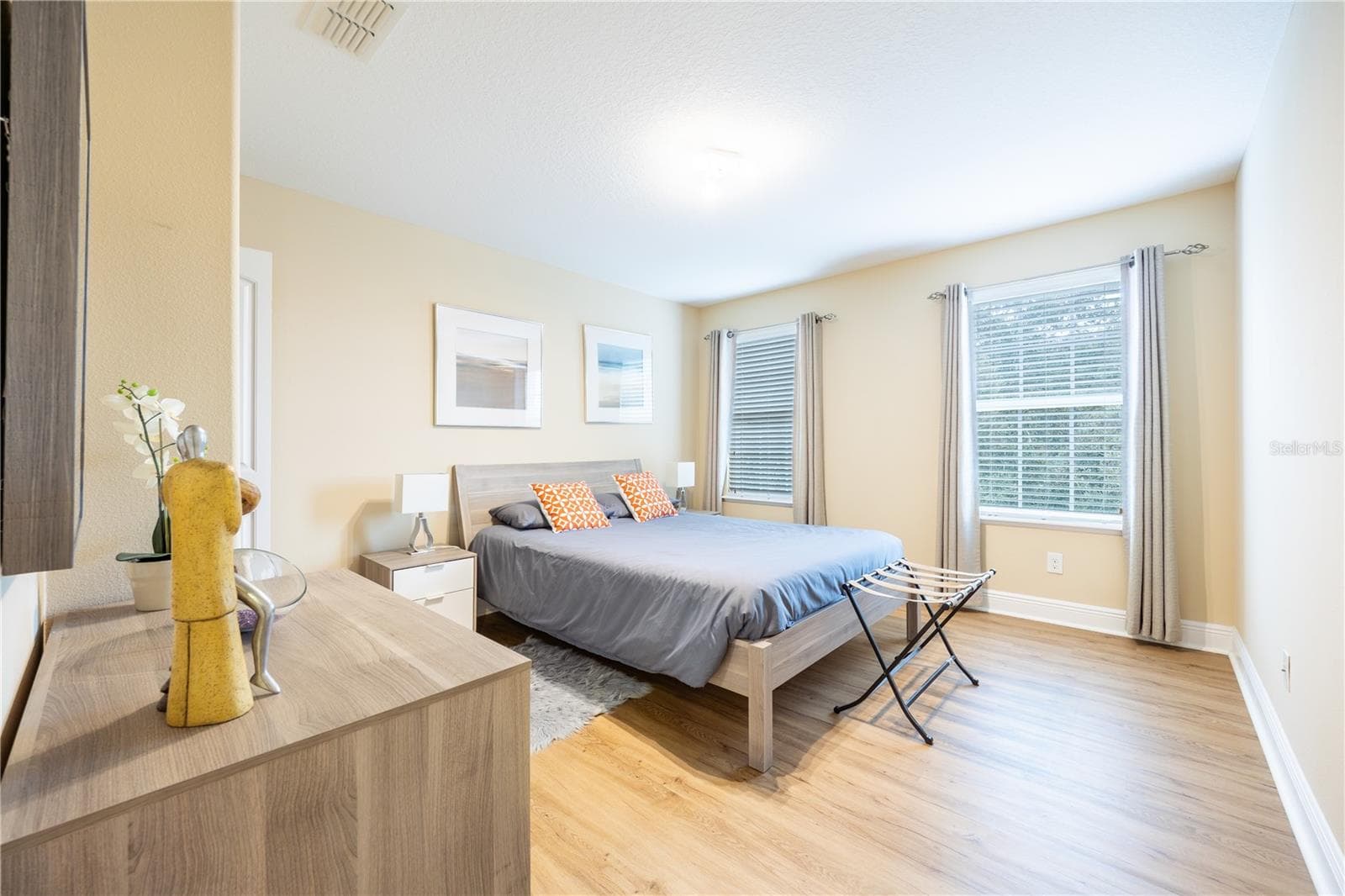 Bedroom 3 upstairs with large windows - 3048 BOATING BLVD, KISSIMMEE