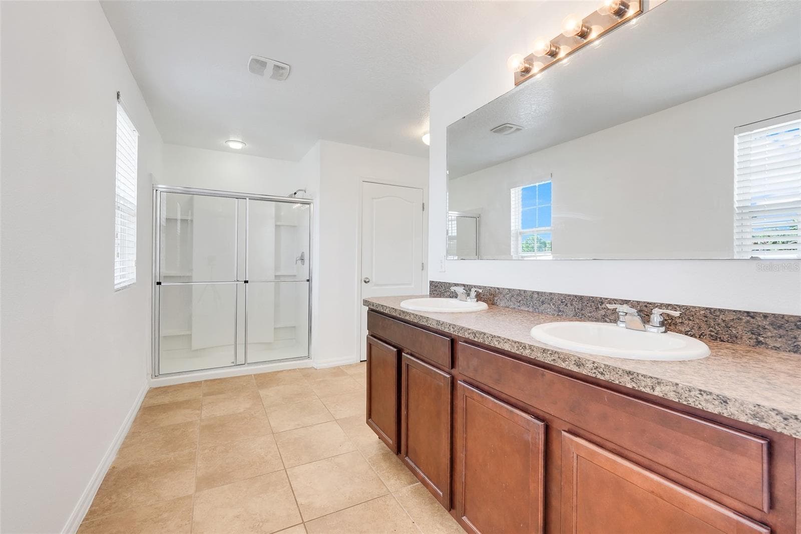 Single Family Residence at 16616 BROADFORD LN, CLERMONT, photo 31 of 51