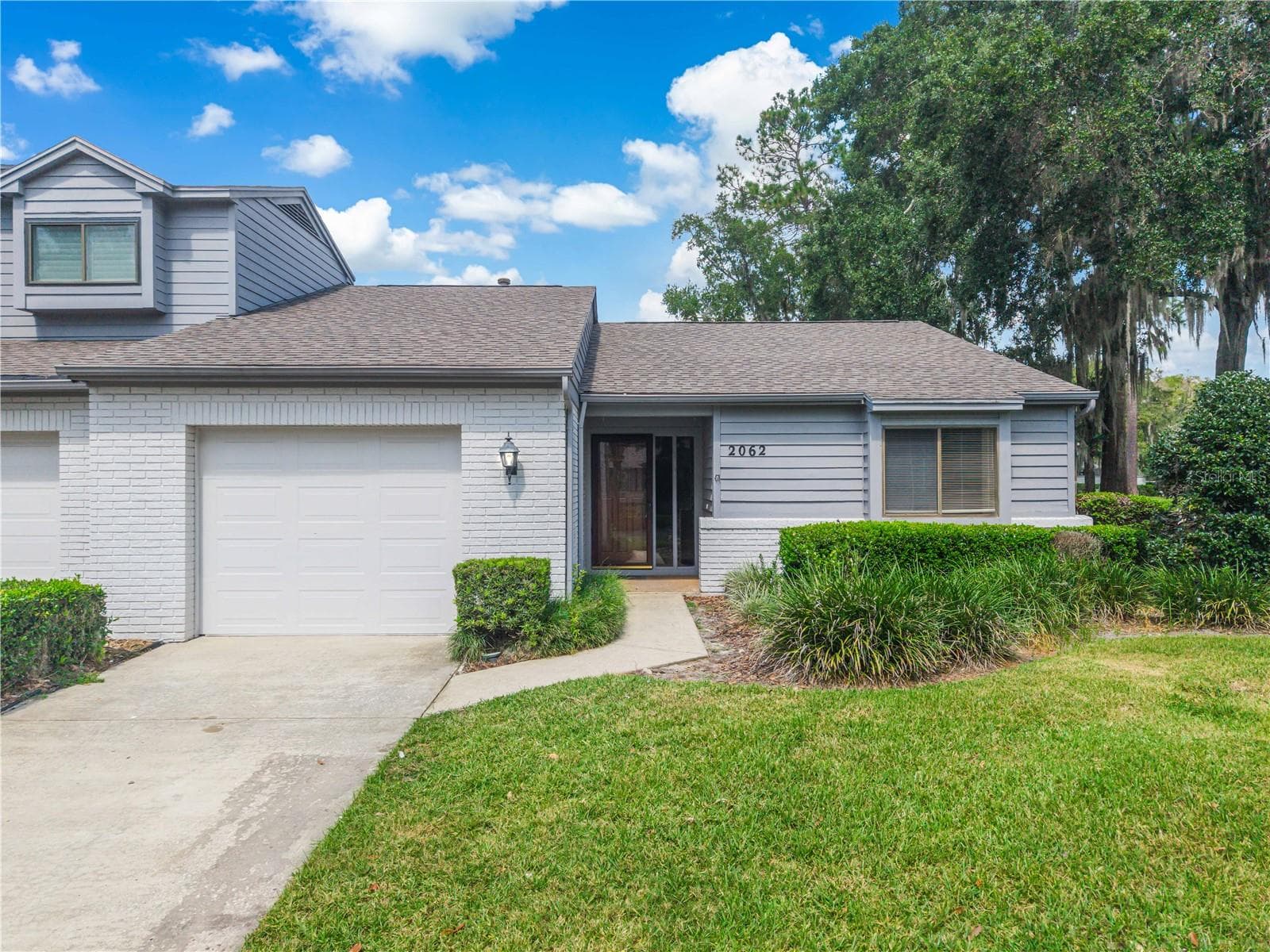 Single Family Residence at 2062 SE 37TH COURT CIR, OCALA