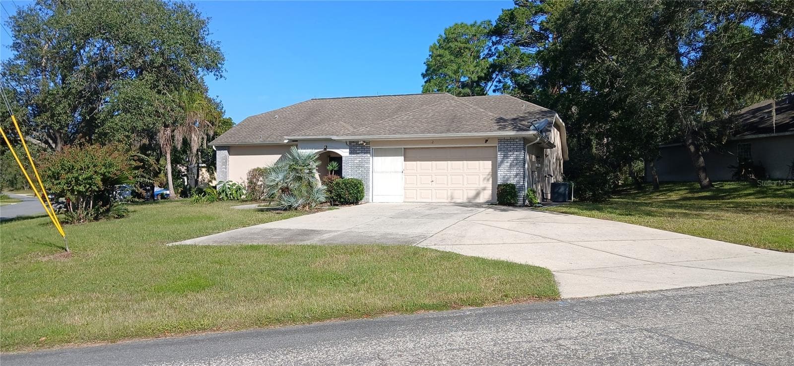 Single Family Residence at 2 BLACK WILLOW CT N, HOMOSASSA, photo 2 of 31