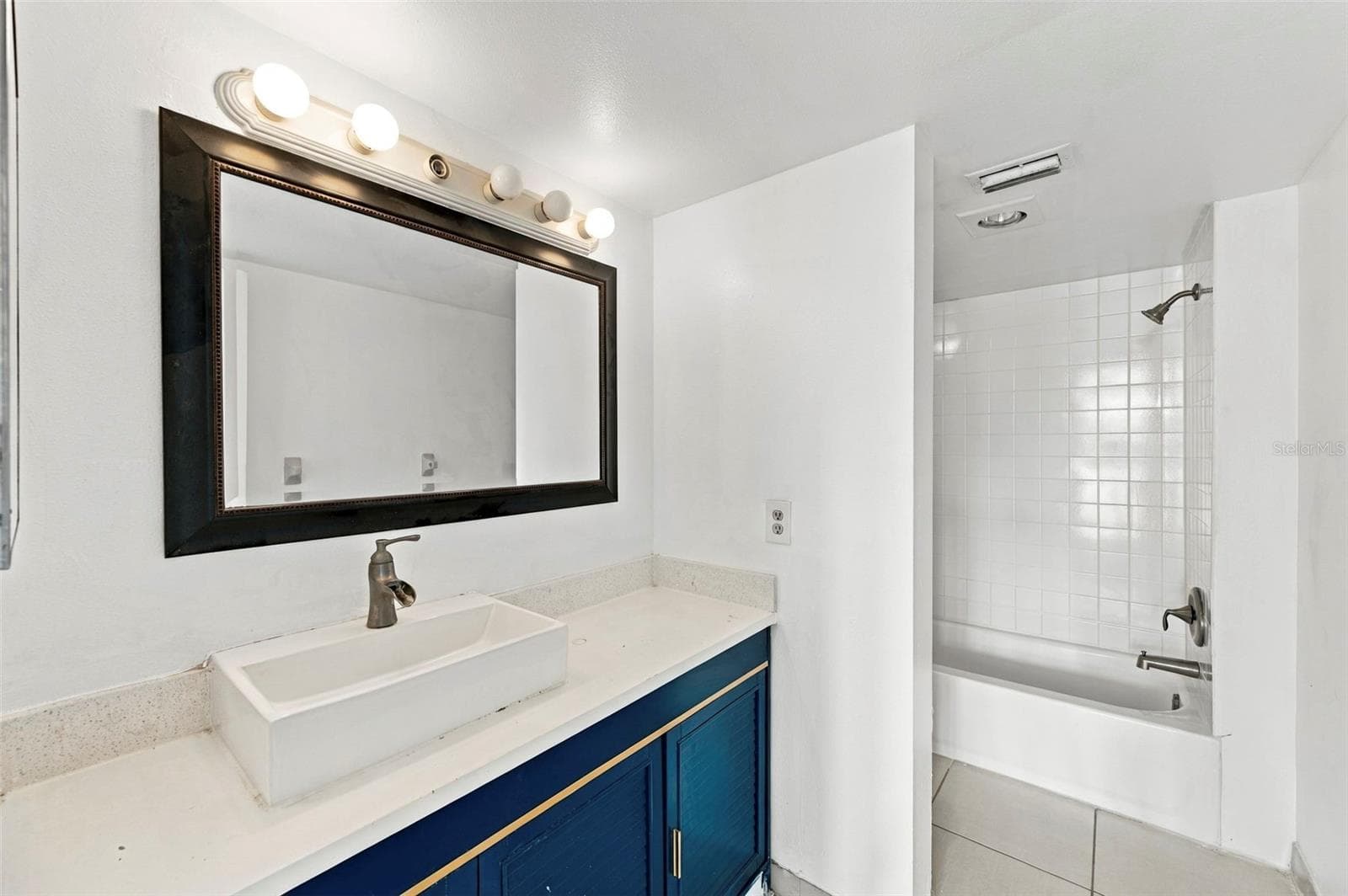 Primary Full Bath - 2051 SKIMMER CT W #112, CLEARWATER