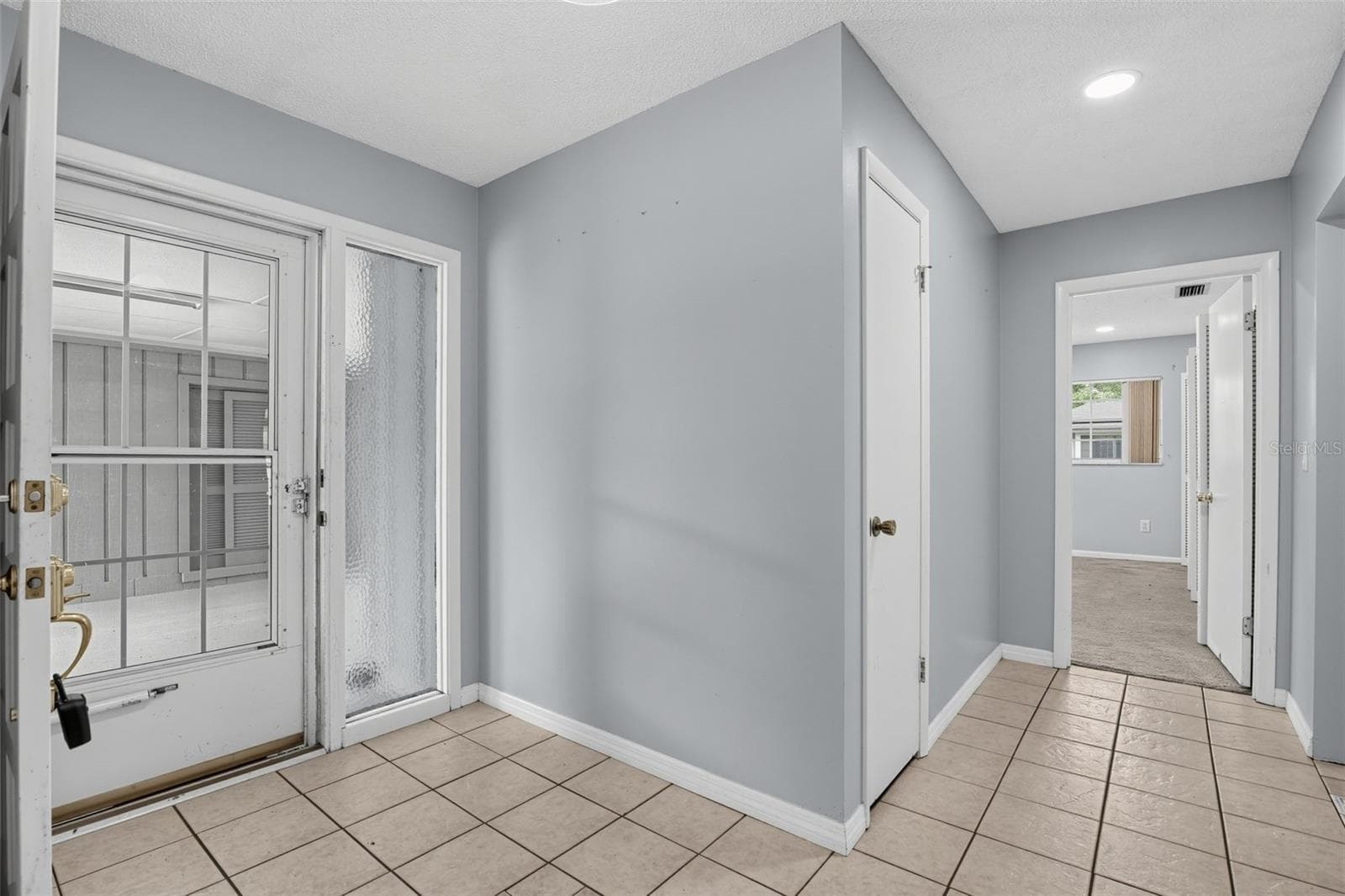 Front foorway - 8065 SW 100TH LANE RD, OCALA