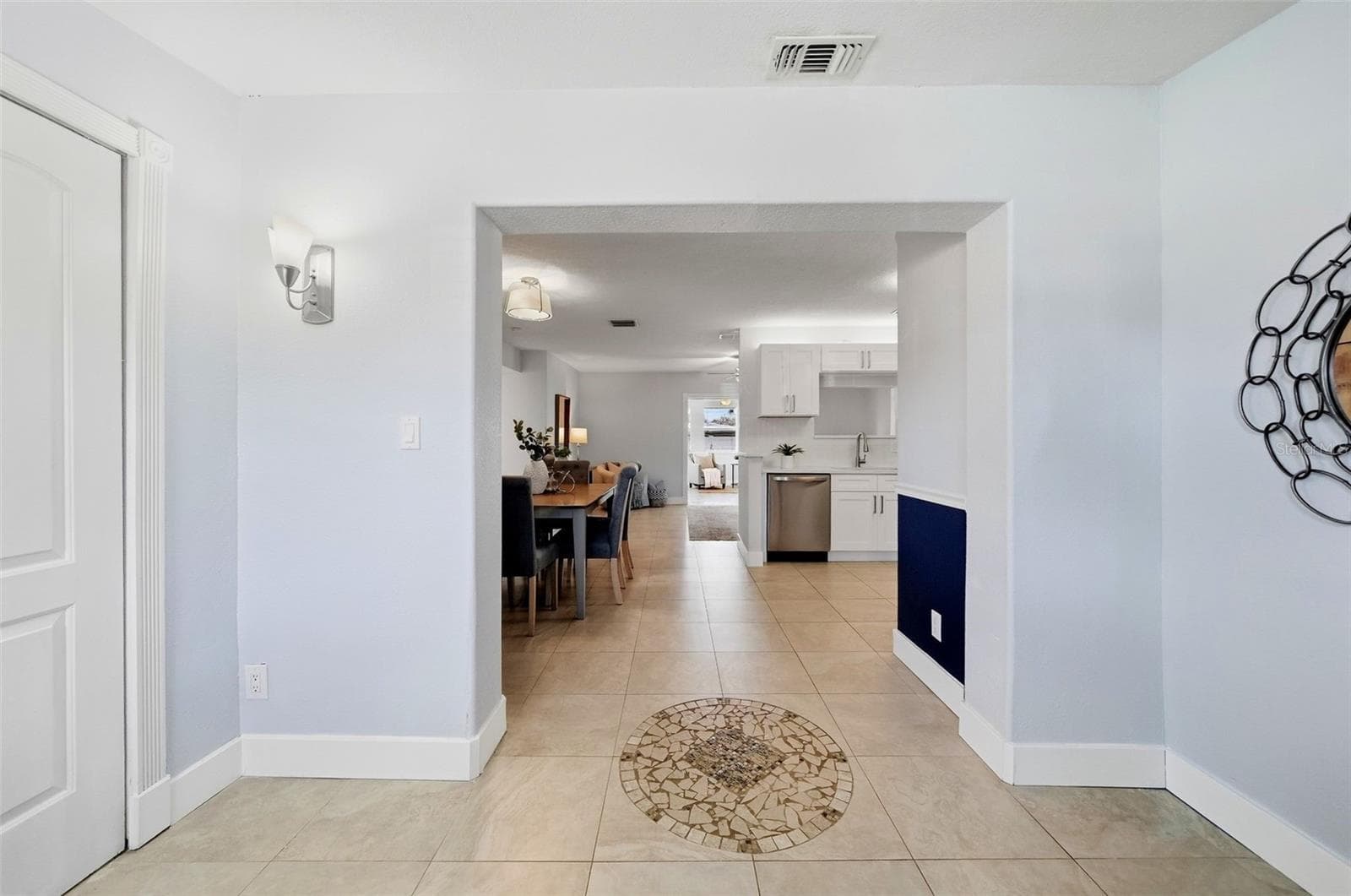 Mud Room - 532 43RD AVE NE, ST PETERSBURG