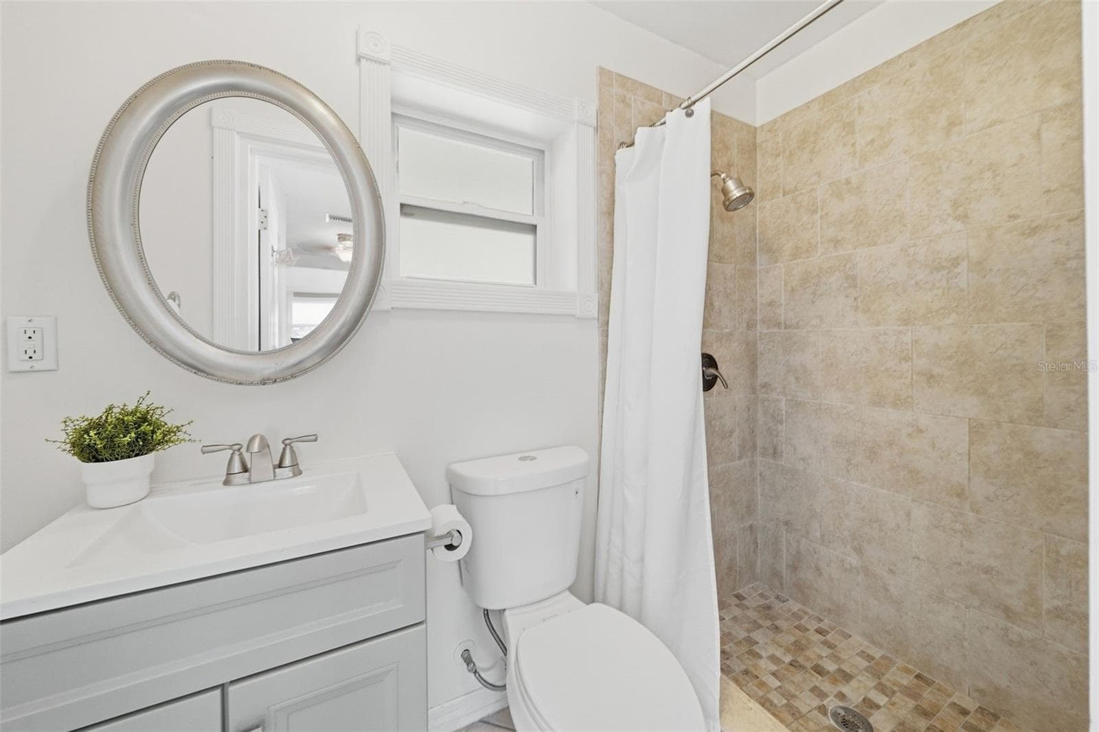 Primary Bathroom with walk-in shower - 532 43RD AVE NE, ST PETERSBURG