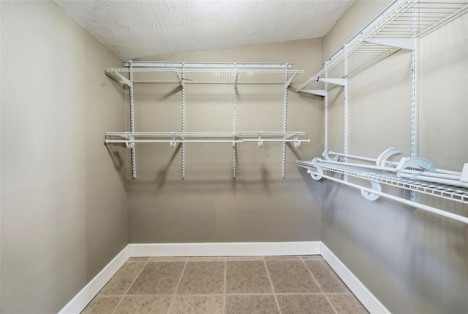 Walk-in CLoset - 532 43RD AVE NE, ST PETERSBURG
